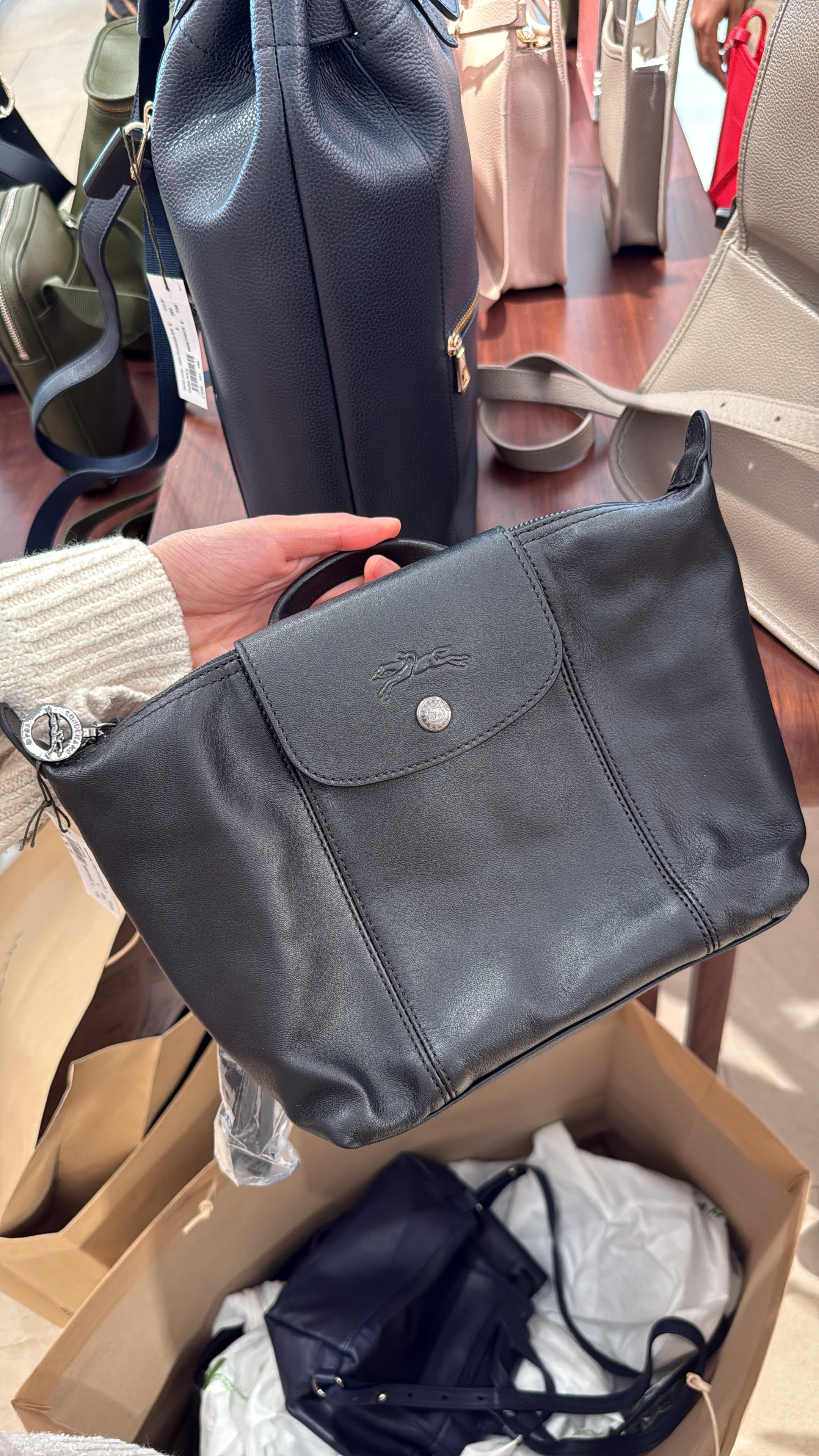 Longchamp le pliage cuir dumpling backpack black