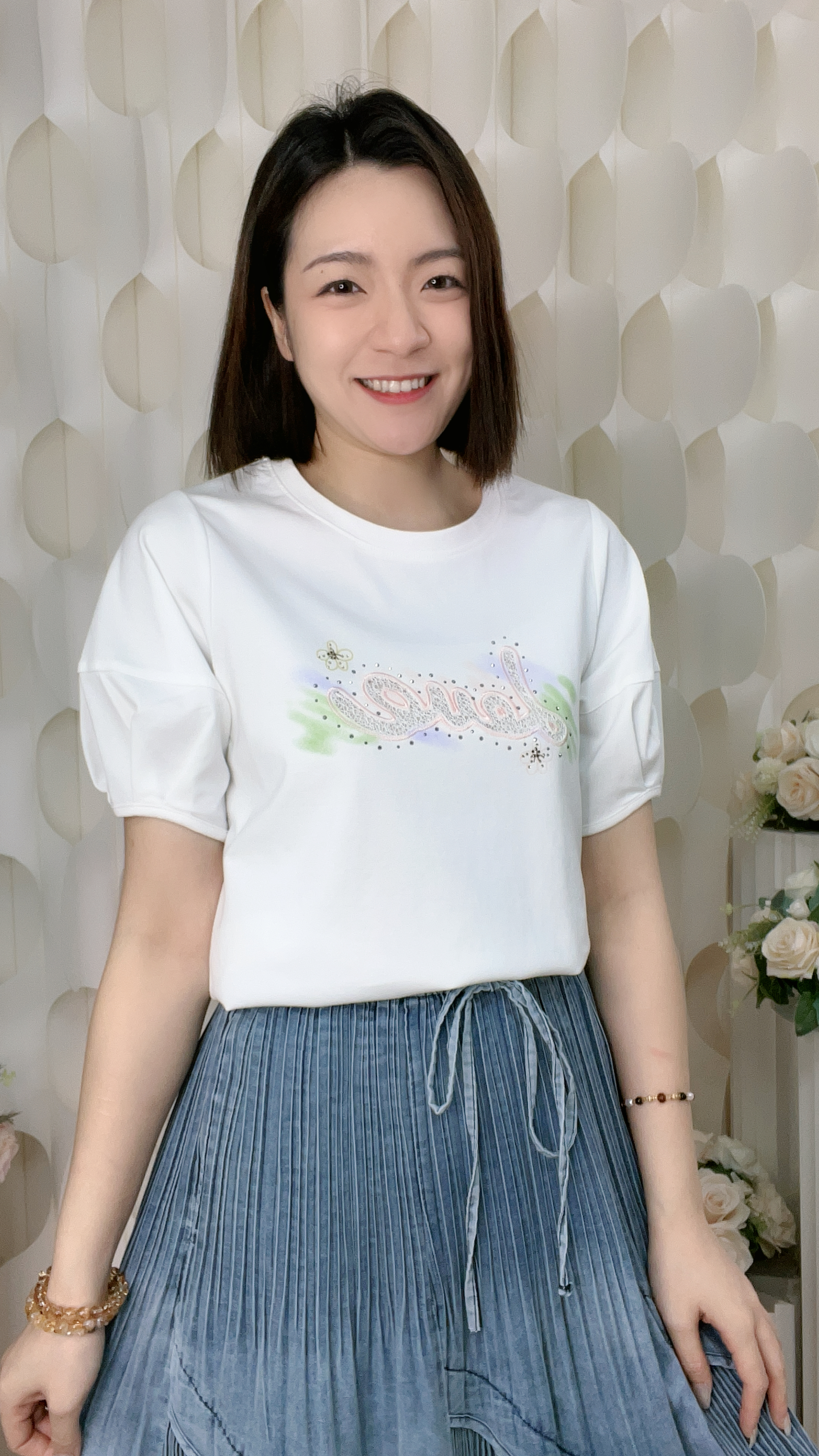 刺繡英文字滑身棉上衣 ( 胸:36-42 腰:36-42 長22吋 ) 7402#0105clo