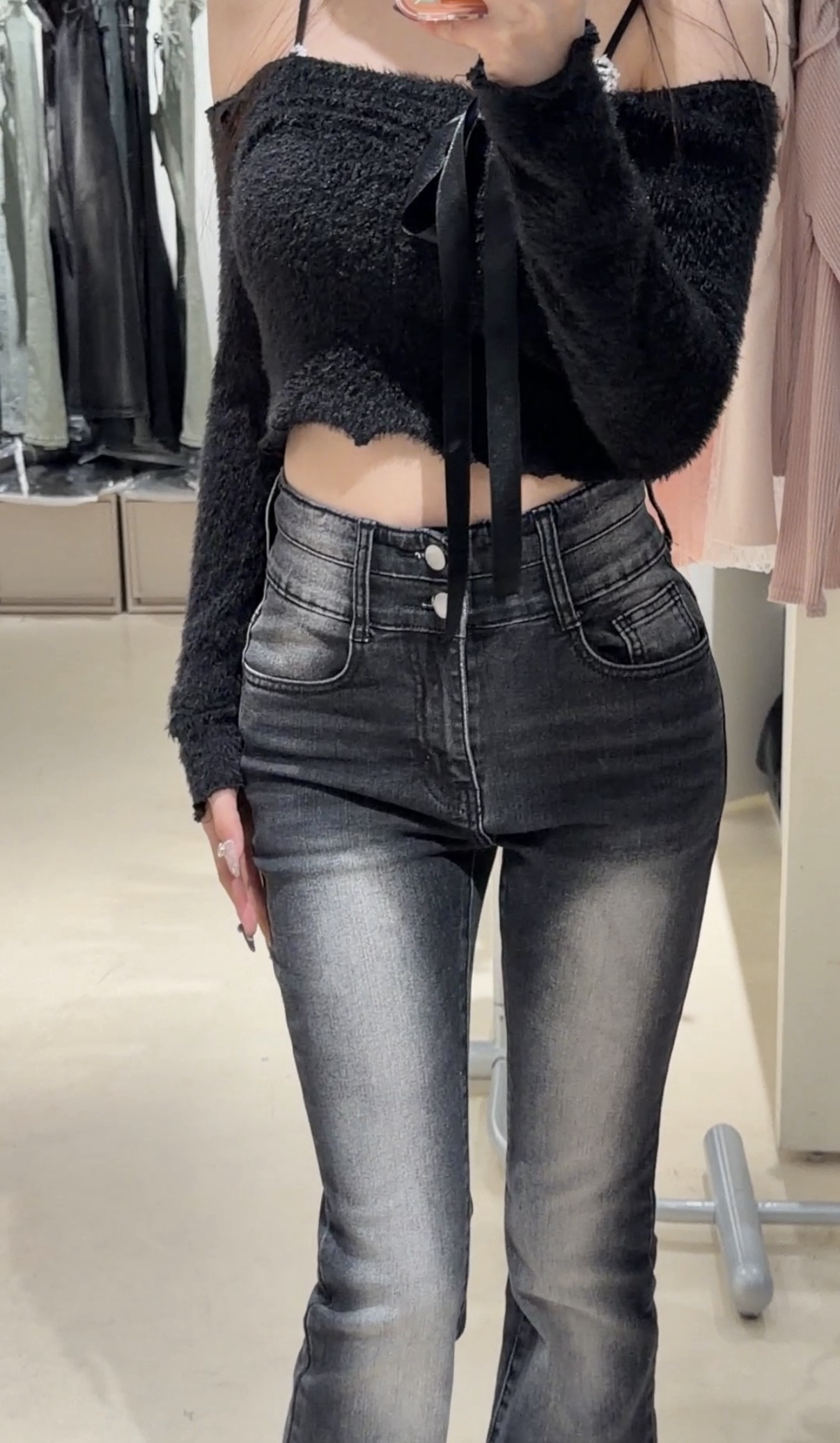🇰🇷Korea ‘’女神降臨 ‘’高腰豐跨牛仔喇叭🖤🩶