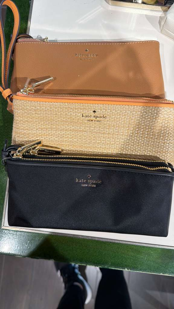 YV033 Kate Spade pebble 皮革中型 L 型拉鍊手腕包 21X10CM