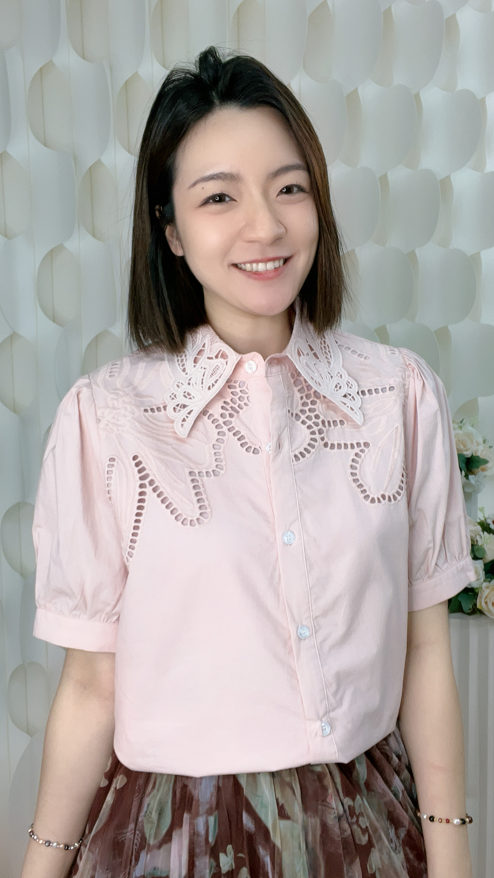 刺繡通花領恤衫上衣 ( 胸:40 腰:40 長:24吋 ) 7481#0105clo