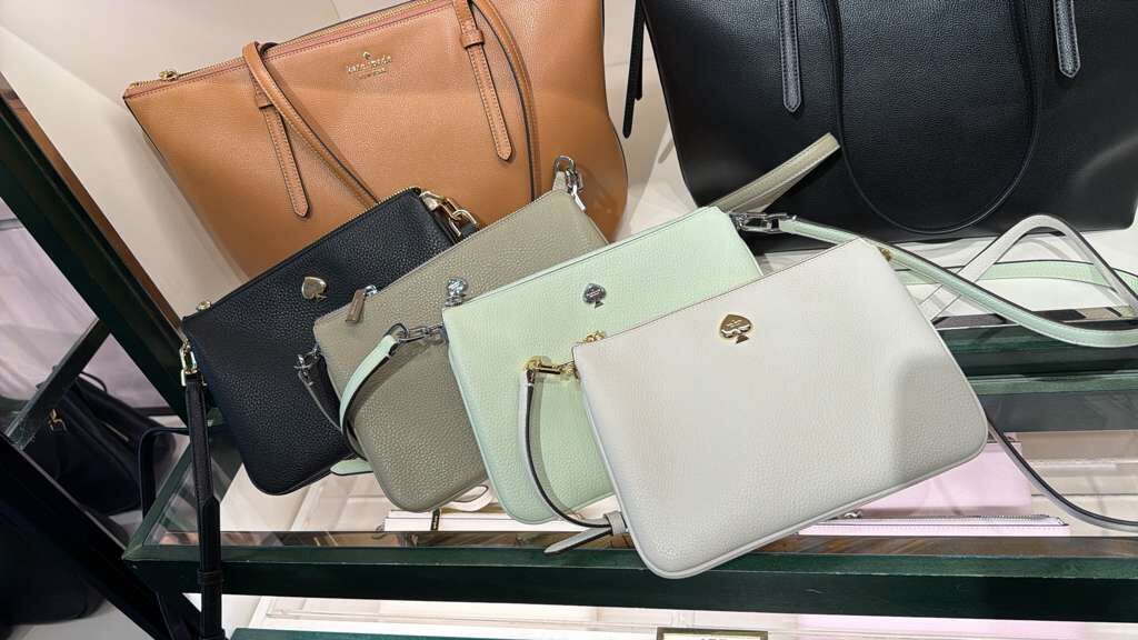 YV035 Kate Spade 葵扇LOGO拉鏈CROSS BODY 25X18CM