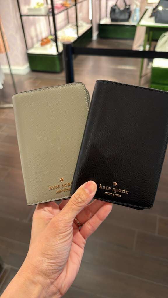 YV079 Kate Spade 淨色LOGO PASSPORT套