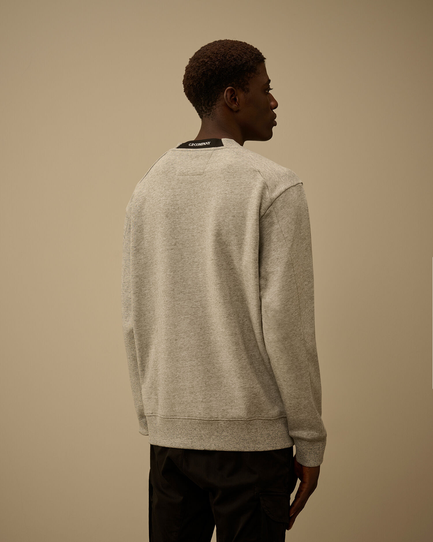 【代購】CP COMPANY 斜紋刷毛鏡片大學T Crewneck 衛衣