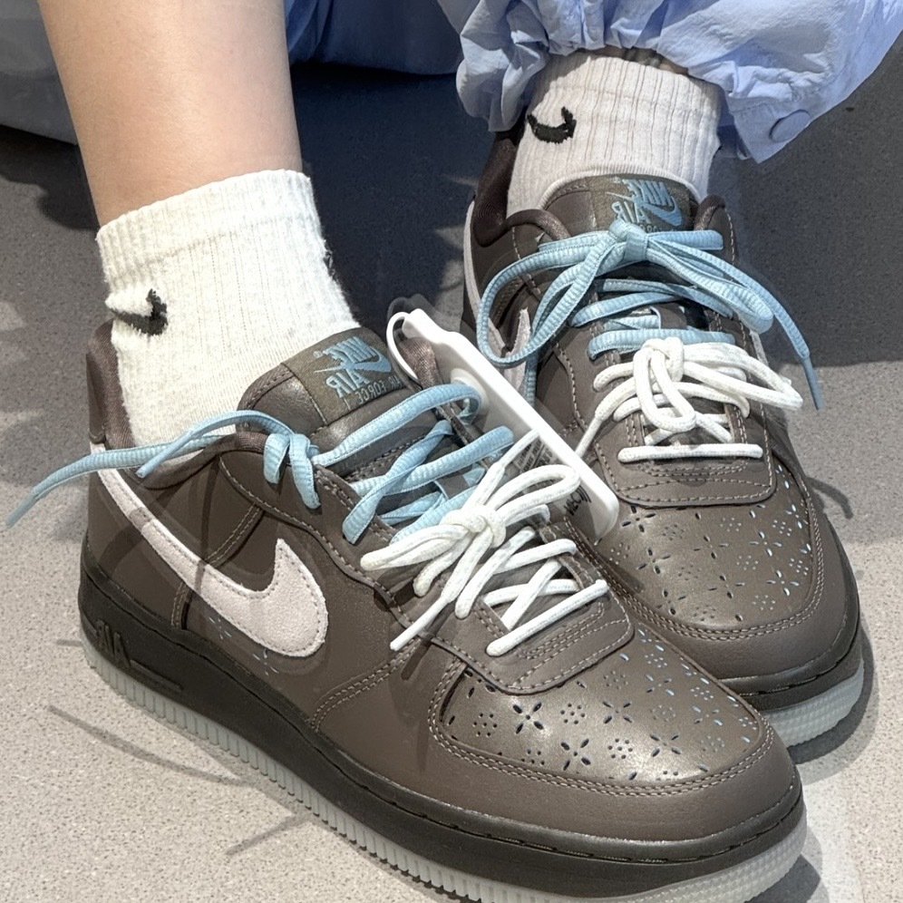 NIKE AIR FORCE 1 ‘07 咖啡水藍 花紋 雙鞋帶 休閒 復古 女鞋 IR5690-256
