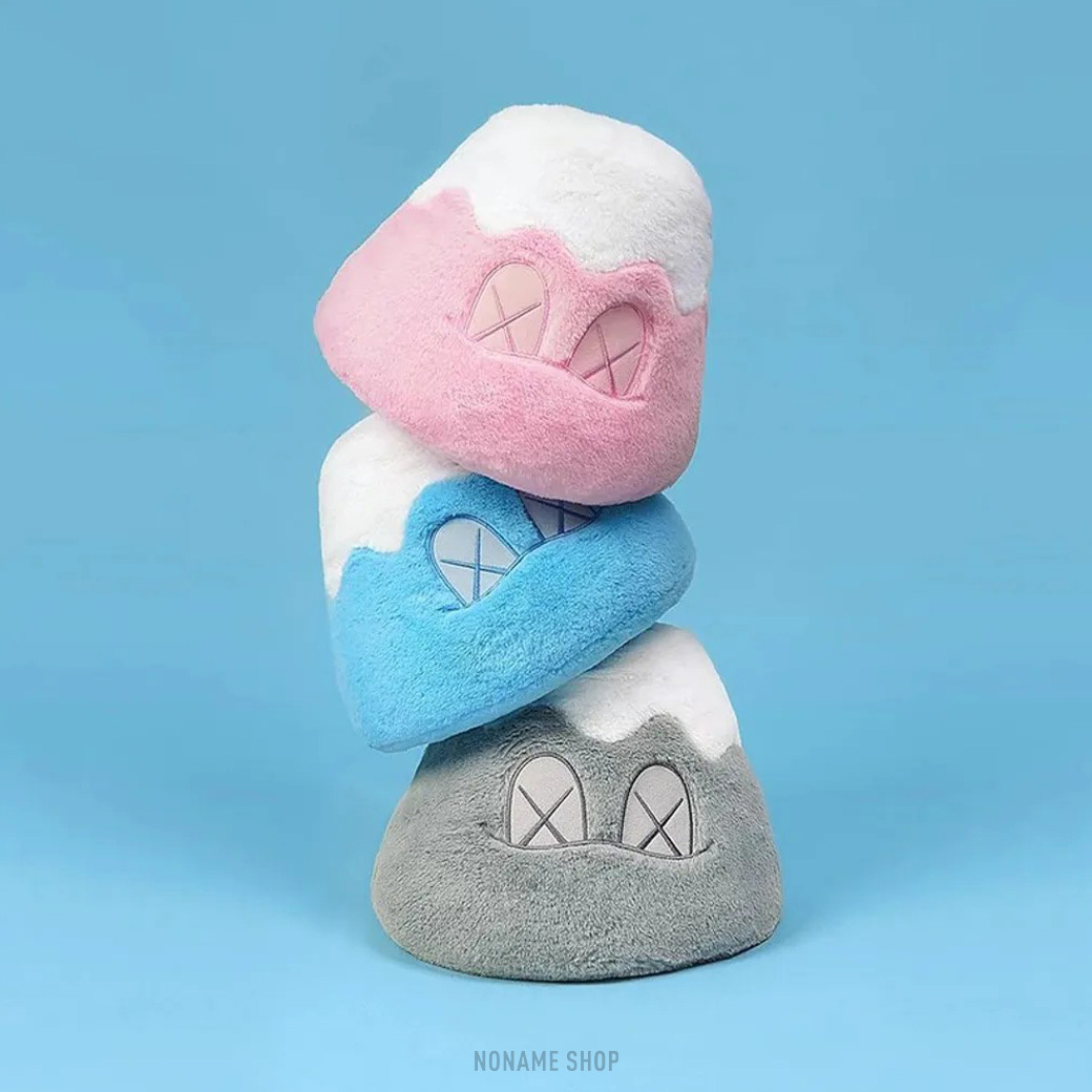 <<現貨供應!!!>> KAWS HOLIDAY JAPAN Fuji 日本限定 富士山 限量 抱枕 三色