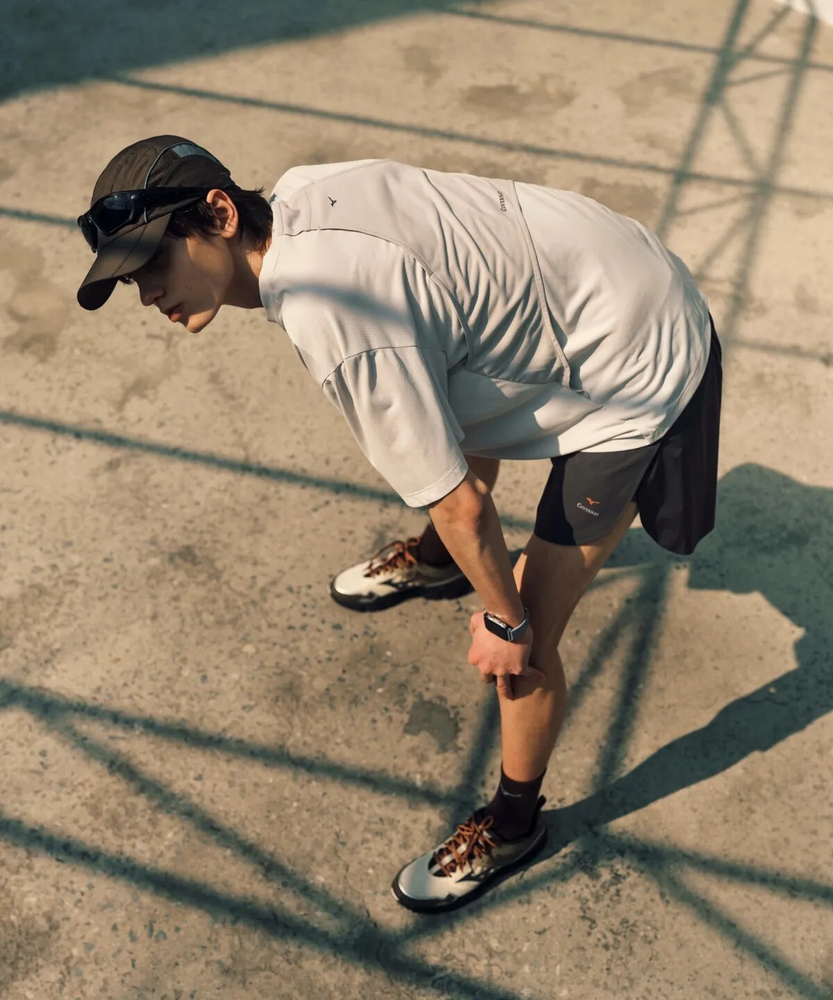 【OWN】Covernat X MIZUNO 短袖 上衣 2026 春夏 新品 聯名 運動 機能 網眼 圓領 透氣 快乾 大LOGO 男女通用 淺灰色