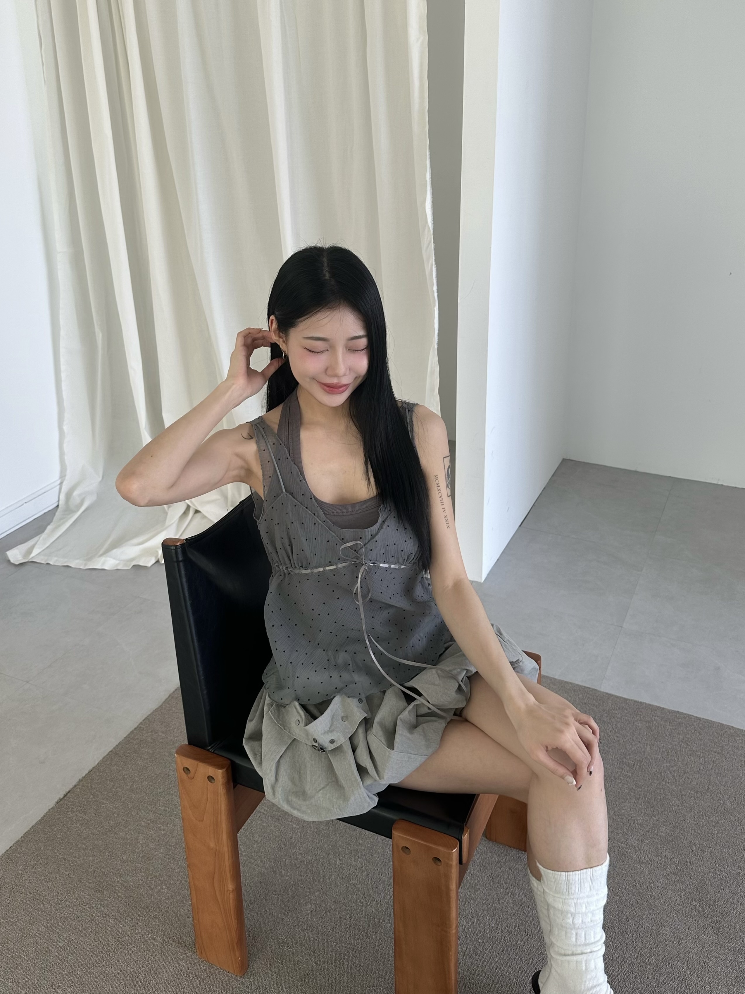 透紗點點上衣
