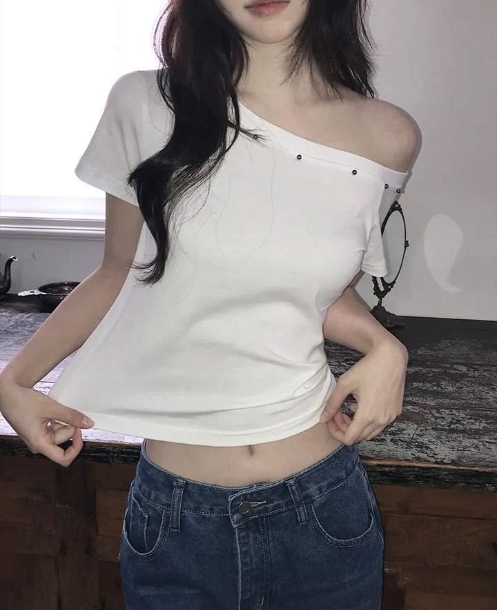 【瑕疵現貨】窩釘露肩短款TEE（6色）