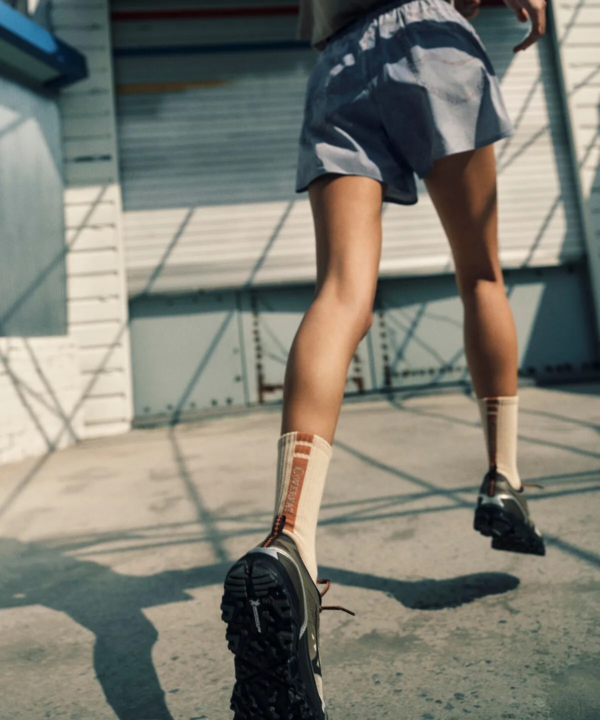【OWN】Covernat X MIZUNO 運動 休閒 緩衝襪 2026 春夏 新品 聯名 襪子 單雙 中長襪 不分男女 卡其 咖啡色