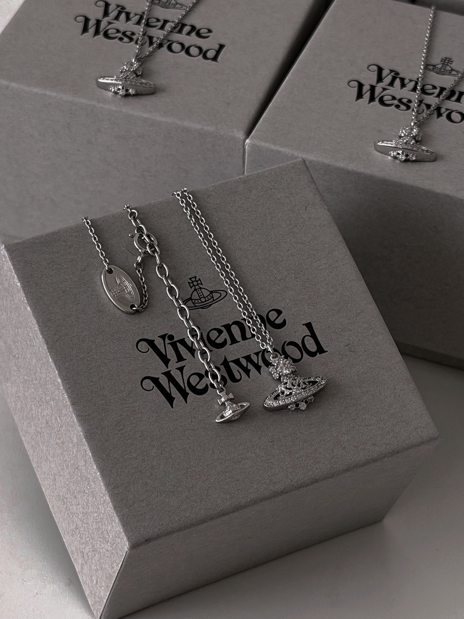 <快速出貨🚀> Vivienne Westwood NARCISSA 西太后 雪花星球項鍊🪐