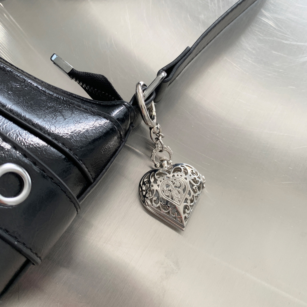 【預購】韓國代購 Grumpy Stuff 愛心 鏤空 心型 吊墜 Ethereal Heart Watch Keychain 手錶吊飾