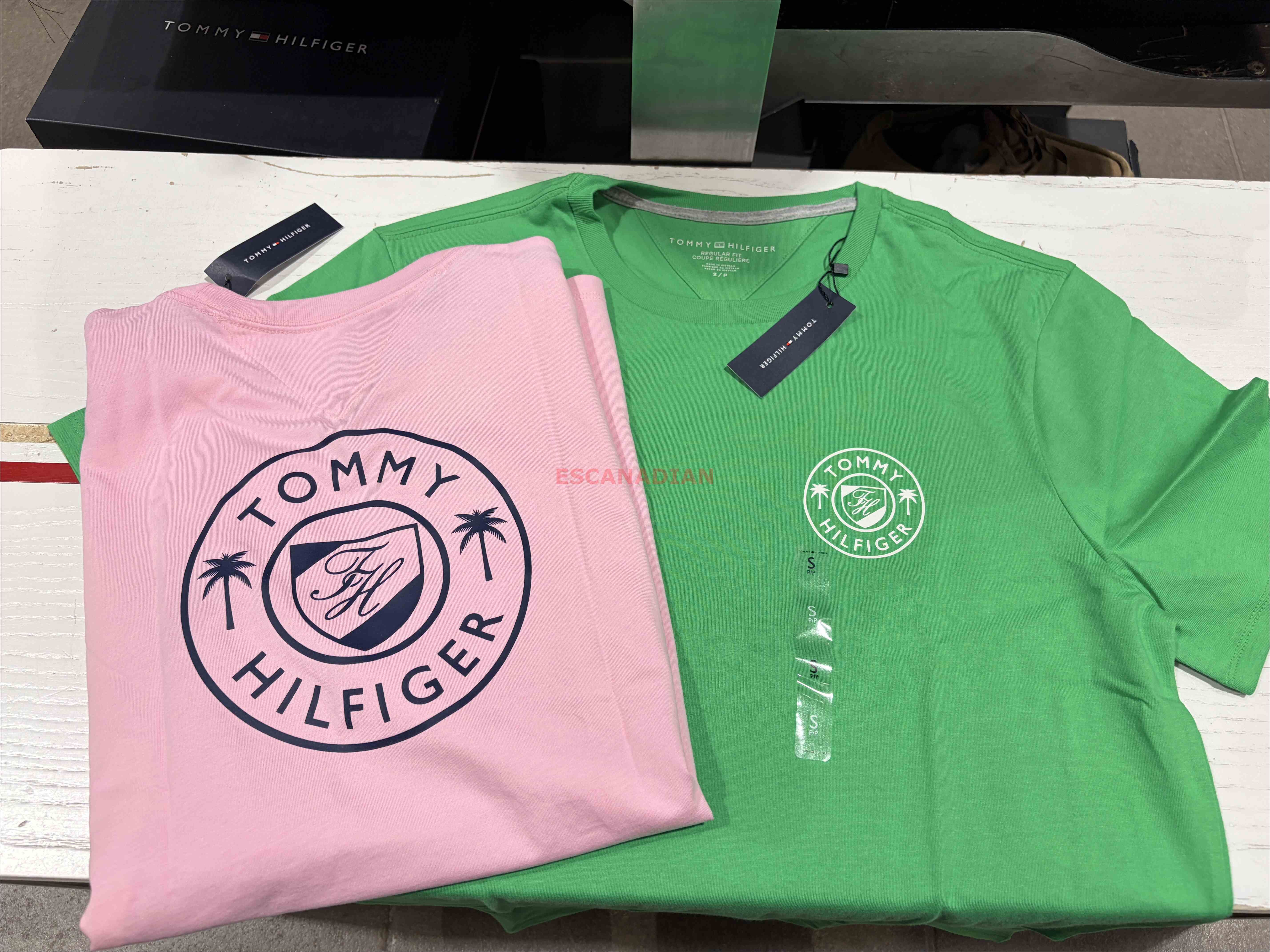 TOMMY 男大人 夏季 正反圖案 短TEE (2色)