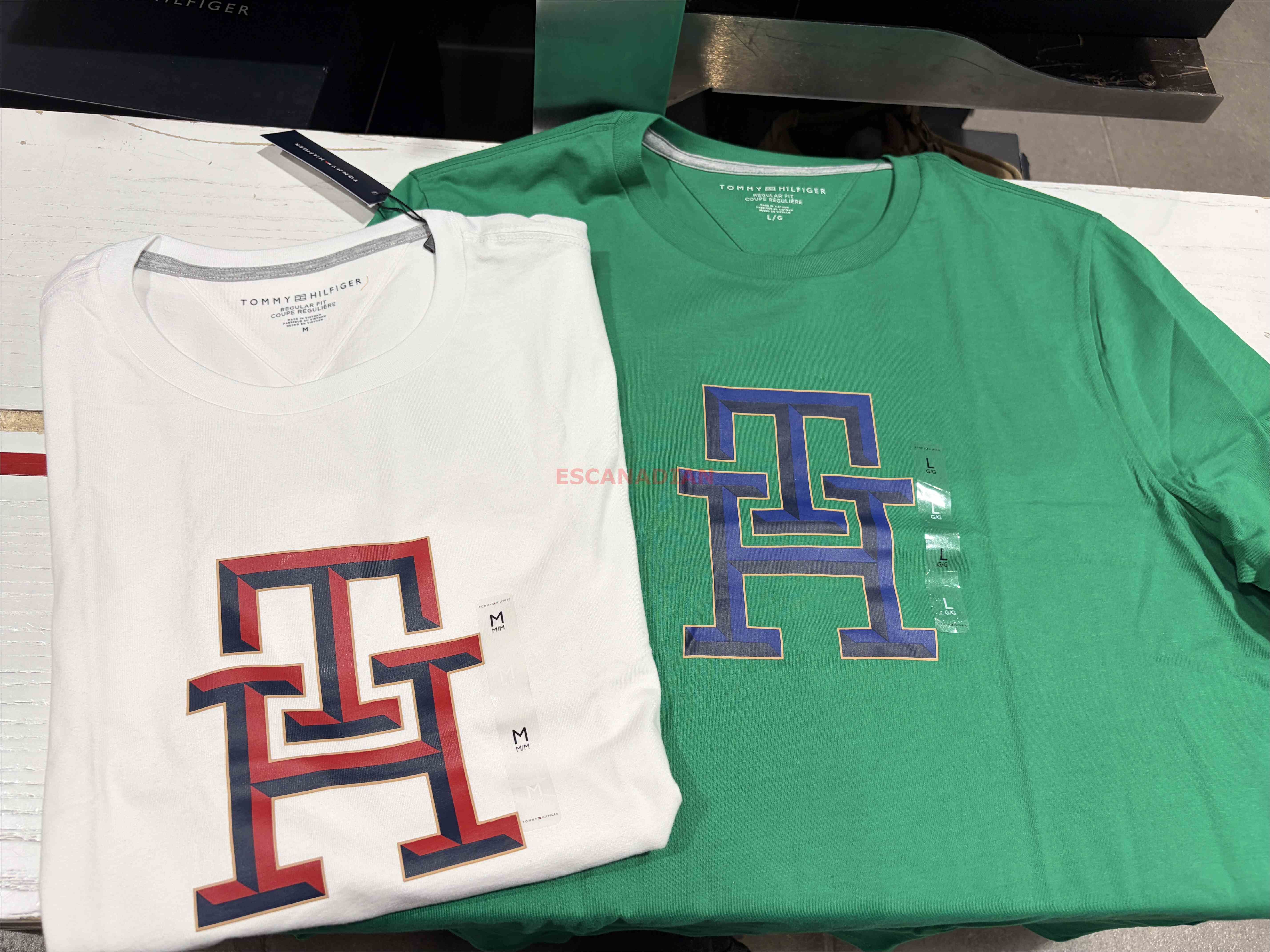 TOMMY 男大人 TH字樣 短TEE (2色)