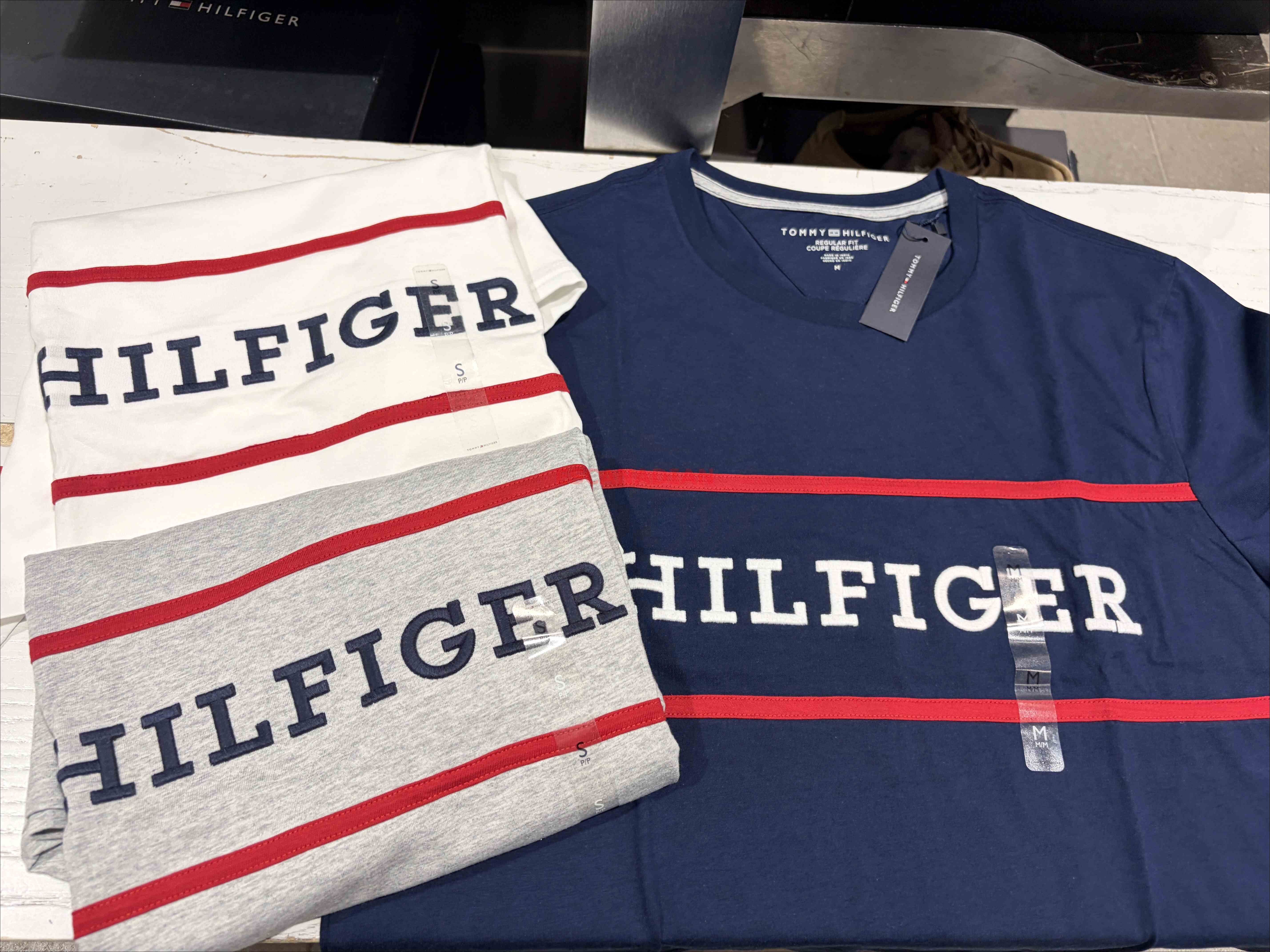 TOMMY 男大人 硬挺小厚磅 刺繡字樣 短TEE (3色)