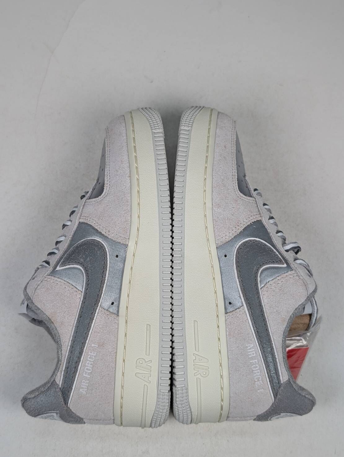 微瑕疵-左右腳汙漬 DQ5079-001 W5 Nike Air Force 1 '07 LX 銀灰 緞面 休閒鞋 女鞋