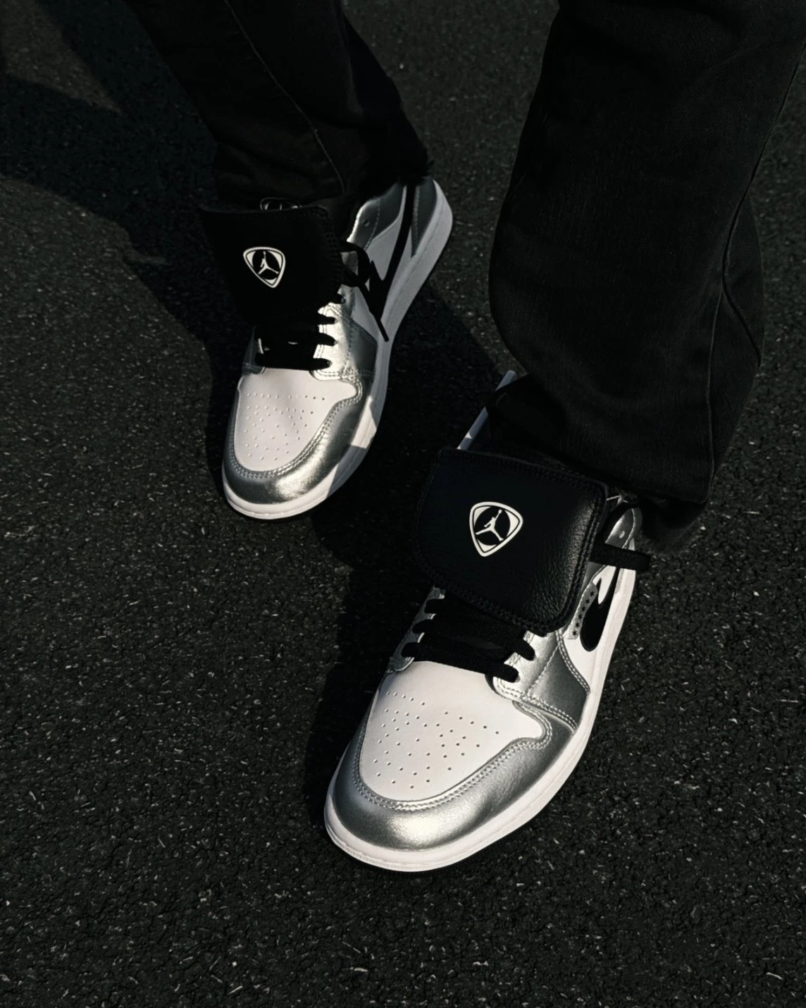 【逢甲 FUZZY】Air Jordan 1 Low "Metallic Silver Tiempo" IR2278-100