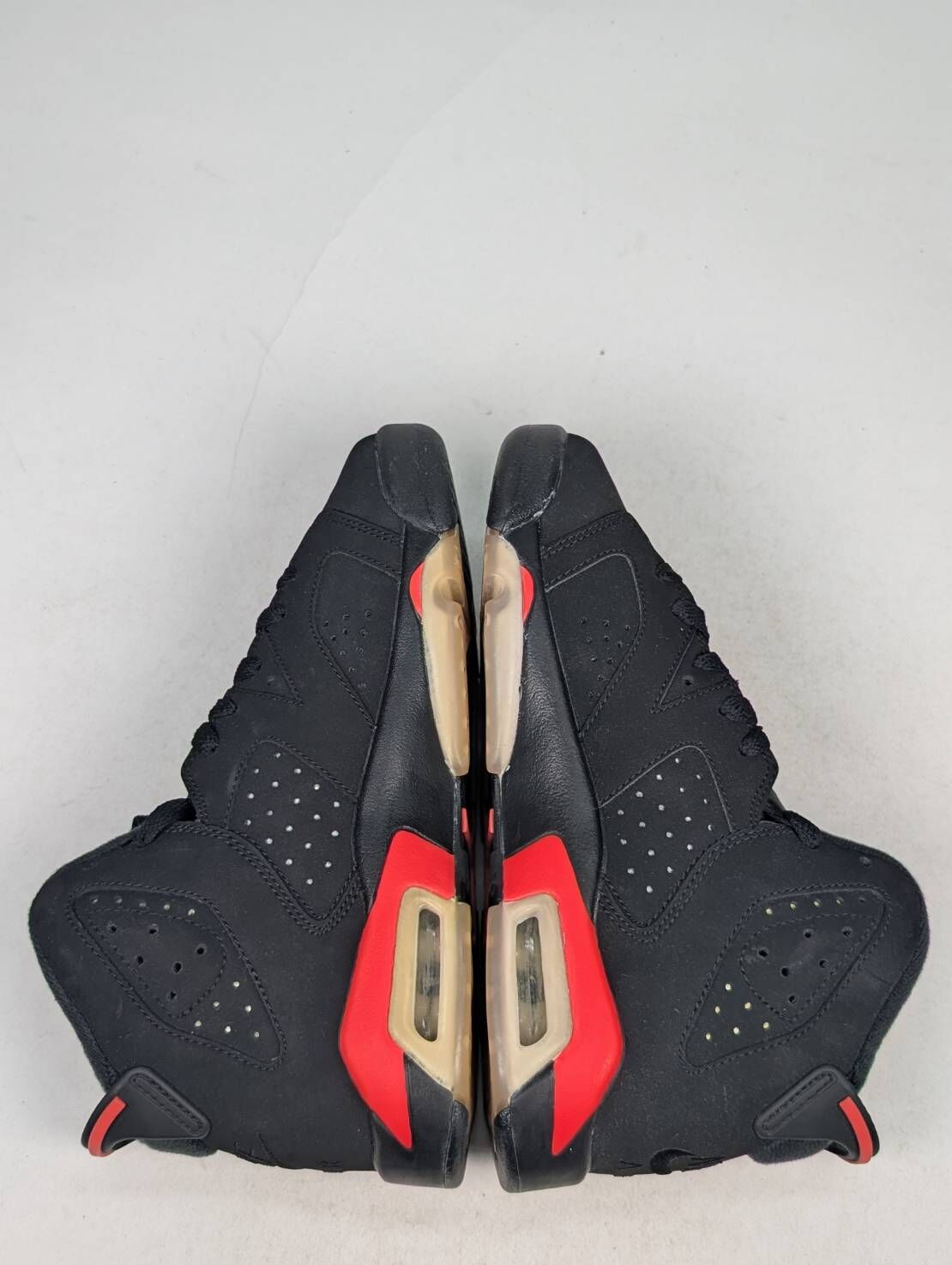 微瑕疵-左右腳鞋底泛黃 384665-060 4Y Air Jordan 6 Retro GS