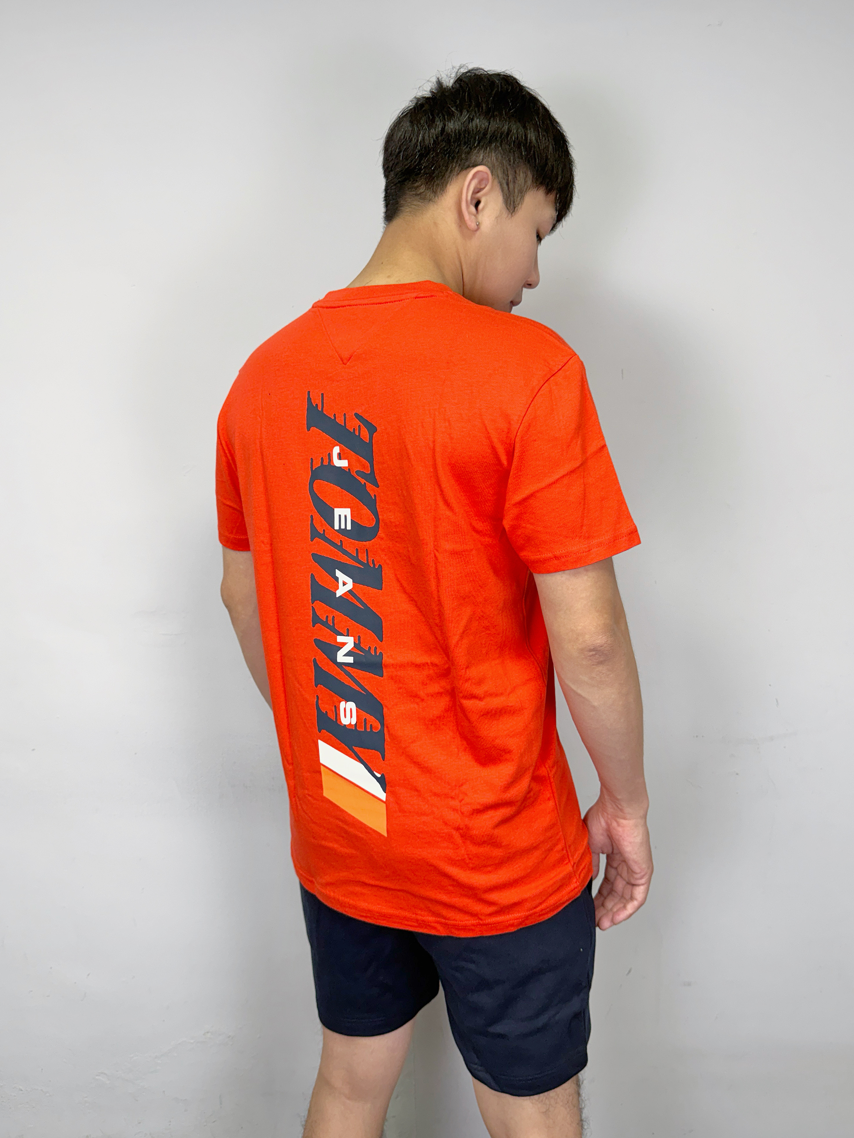 Tommy Jeans 背後直排大字母 短袖上衣 短T