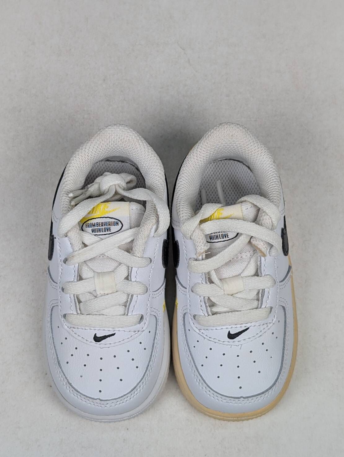 微瑕疵-左腳鞋底泛黃右腳鞋帶髒汙 DM4254-100 6C Nike Air Force 1 LV8 TD "Have a Nike Day" 小童鞋  白黃 黑勾 小雛菊