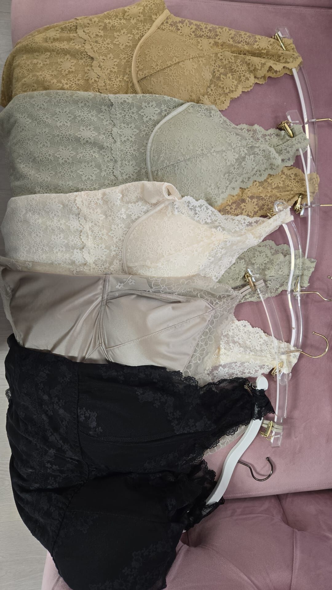 [B] GEMZ & CO LULUTIMES BRA WOMEN'S LACE BRALETTE PUSH-UP TOPS WITH FIXED CUPS, RANDOM COLOUR, T300 (T300)
