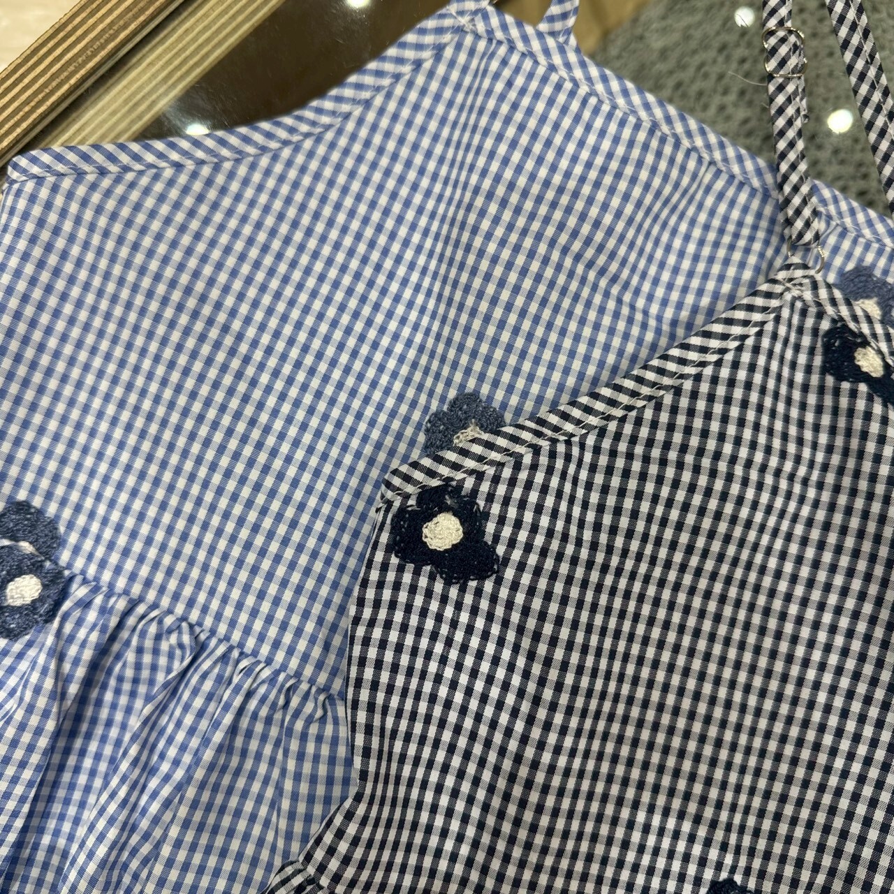 小雛菊刺繡格紋細肩帶背心 RAN2509-28