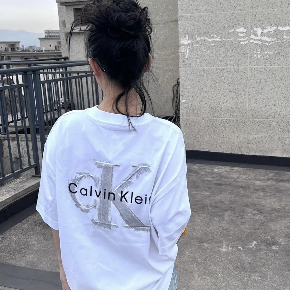 （預購）CK 新款! Calvin Klein 浮雕大Logo短T