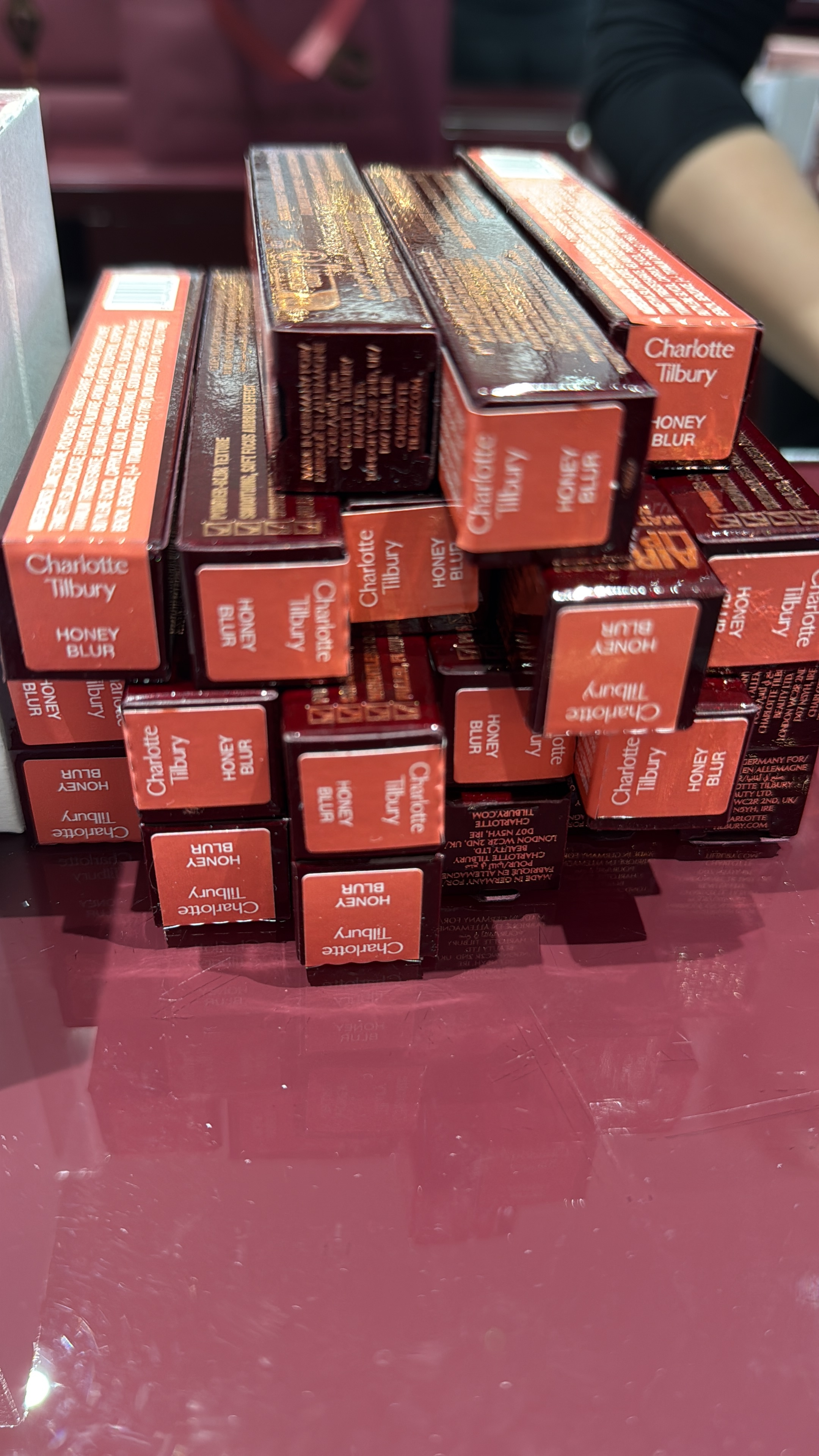 英國代購-Charlotte Tetilbury matte lipstick honey blur