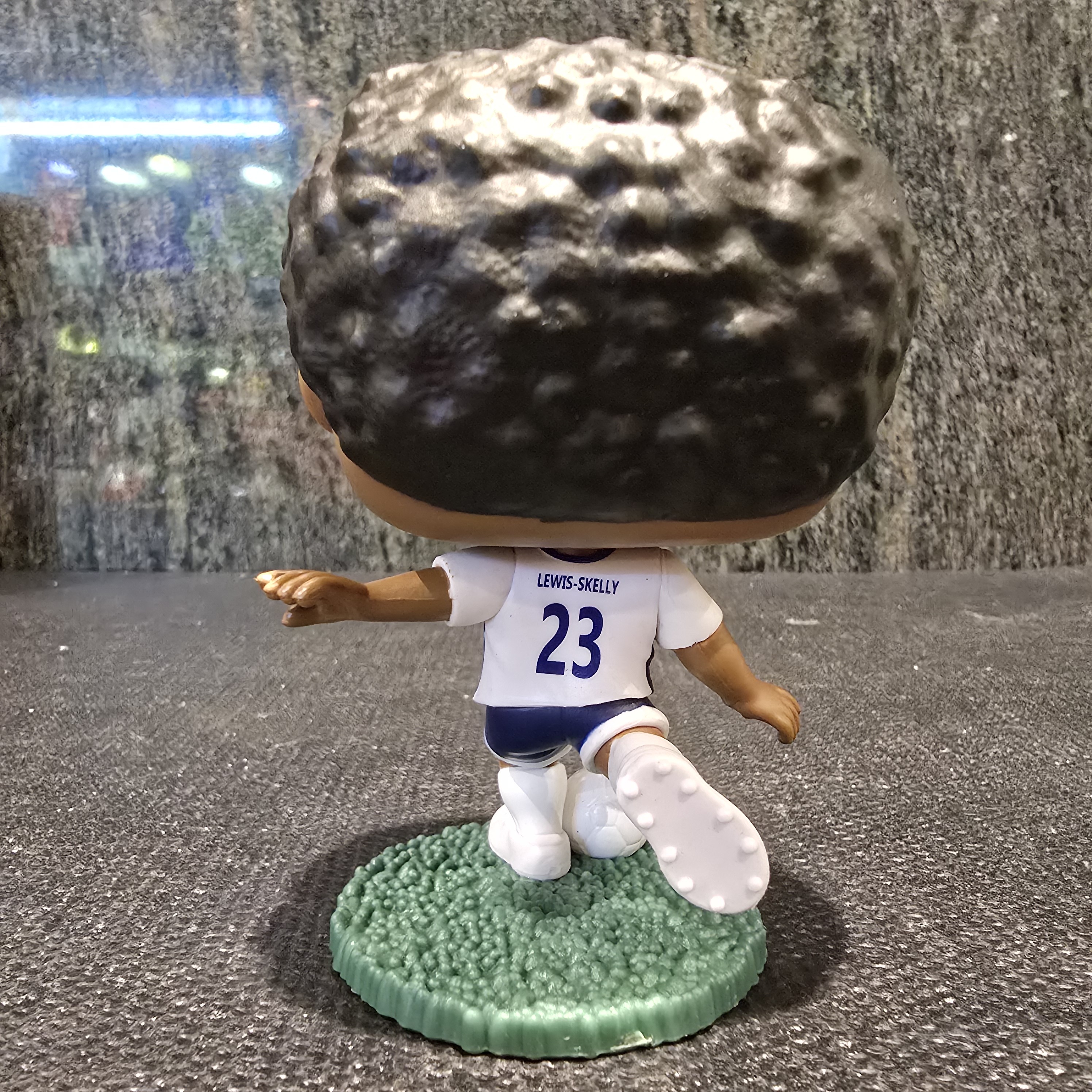 英格蘭FUNKO POP!!路爾斯史基利MYLES LEWIS-SKELLY公仔 No.91
