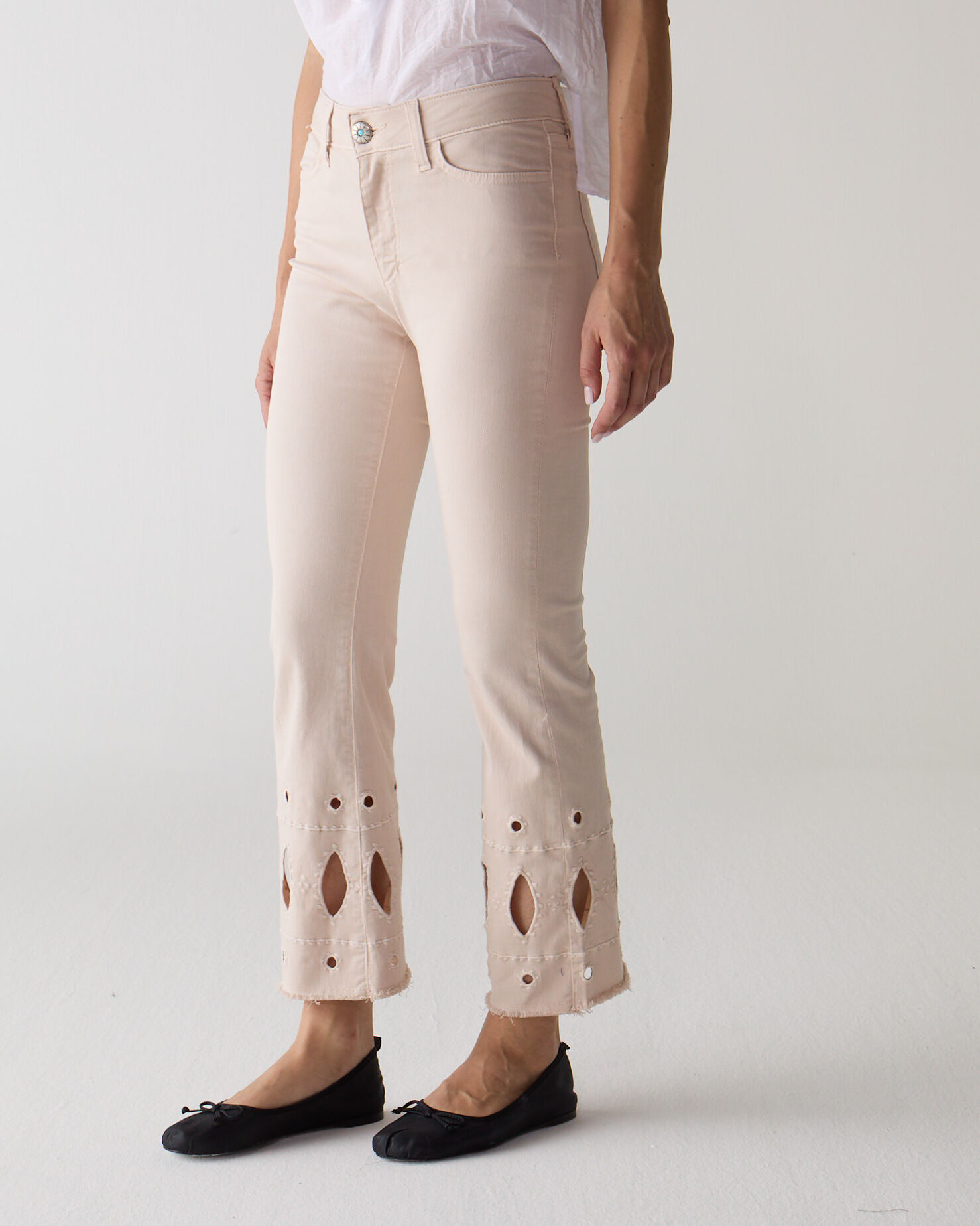 1SJ0503-168 [SHAFT JEANS] 匹諾曹。西西·薩默刺繡。剪紙 Riso #DP1D8XT3100 (EU)