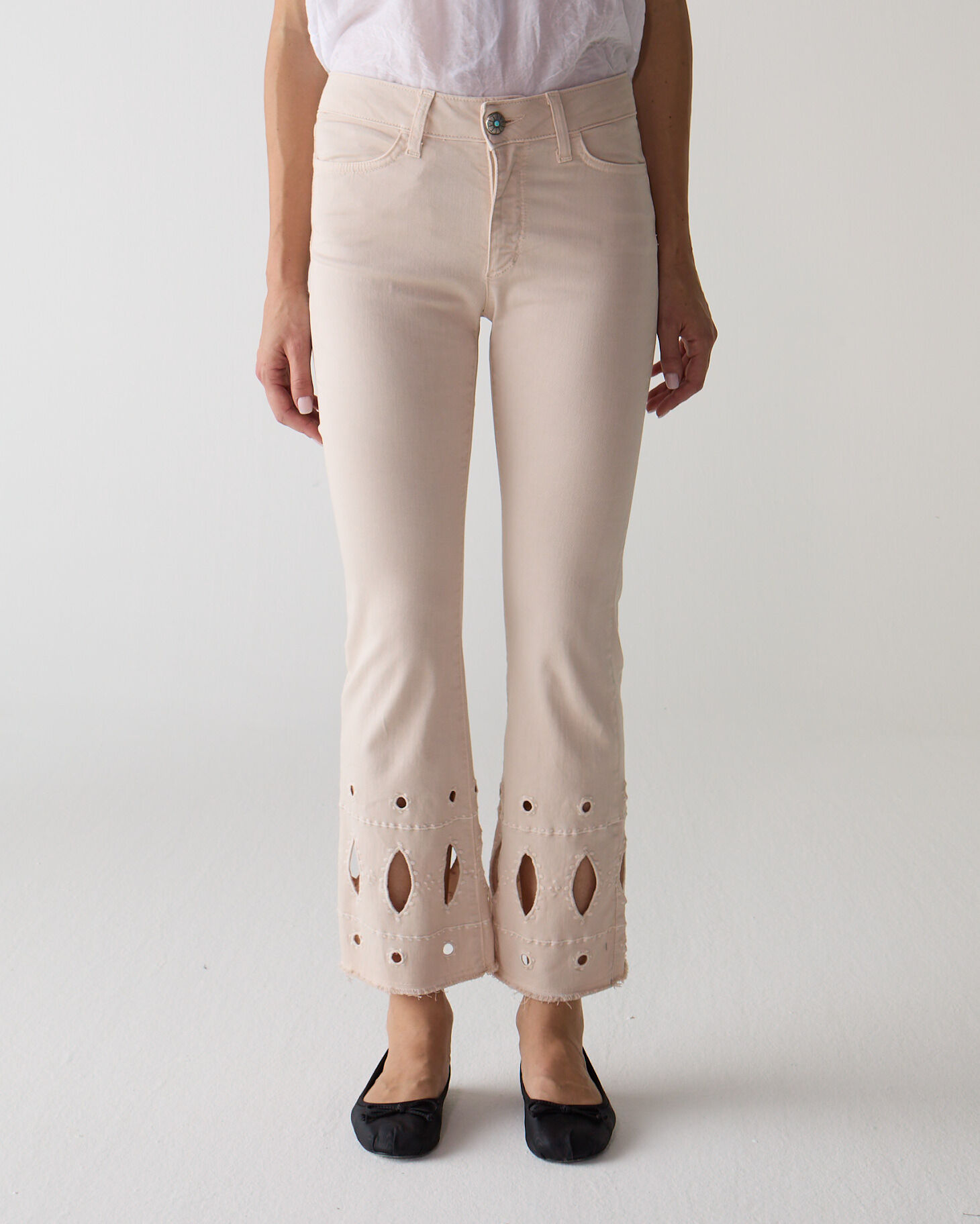 1SJ0503-168 [SHAFT JEANS] 匹諾曹。西西·薩默刺繡。剪紙 Riso #DP1D8XT3100 (EU)