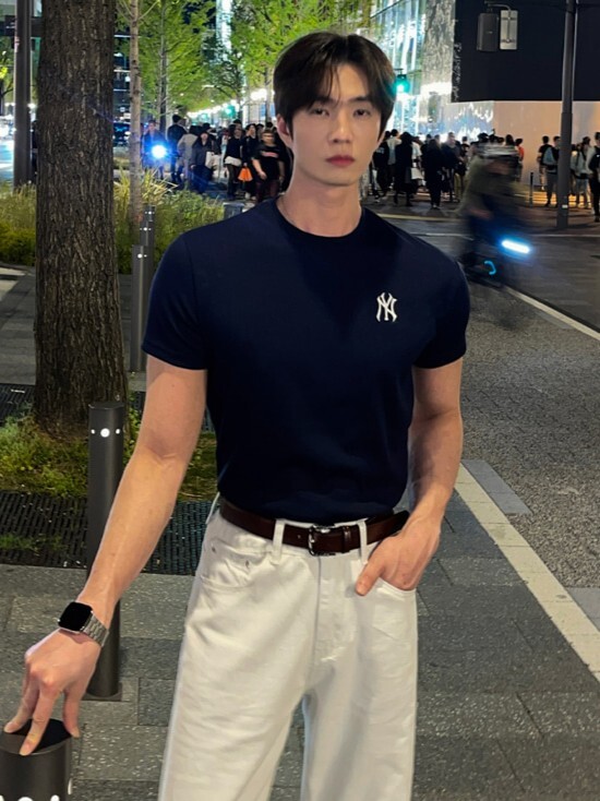 Jacquard New York Muscle Fit Short Sleeve T-shirt