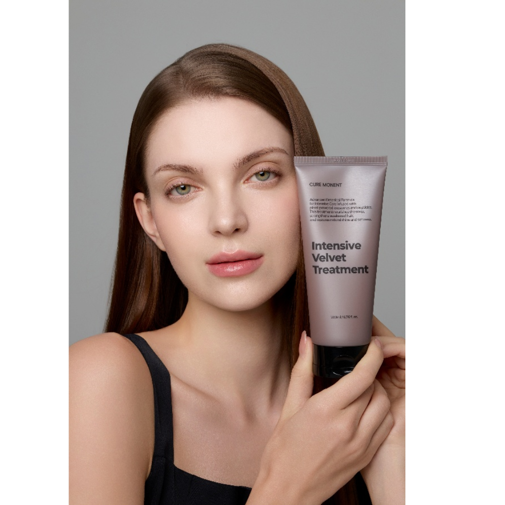 KOR-LLG0503-002 Cure Monent Intensive Velvet Treatment 200ml (A2)