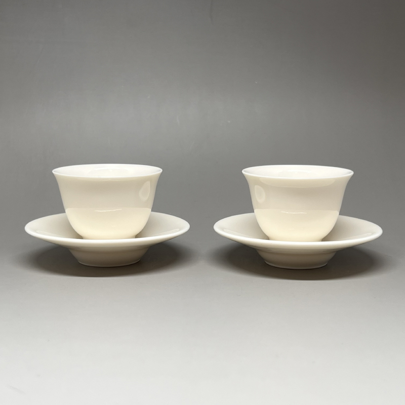 暁芳窯　蔡曉芳先生の茶杯 茶香自在】曉芳窯蔡曉芳大師牙白映曉杯加杯托禮盒裝