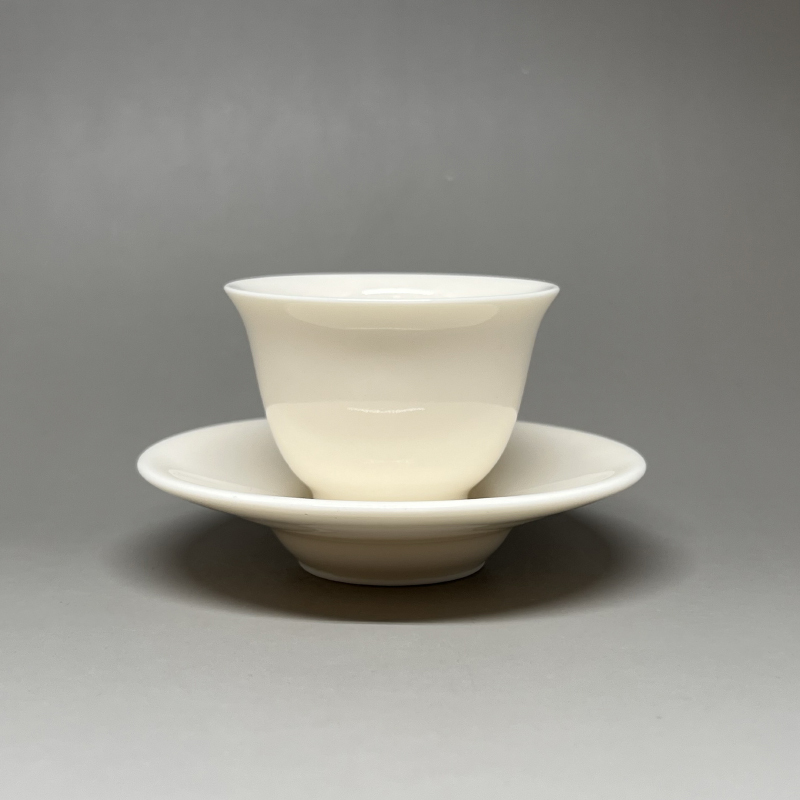 暁芳窯　蔡曉芳先生の茶杯 茶香自在】曉芳窯蔡曉芳大師牙白映曉杯加杯托禮盒裝