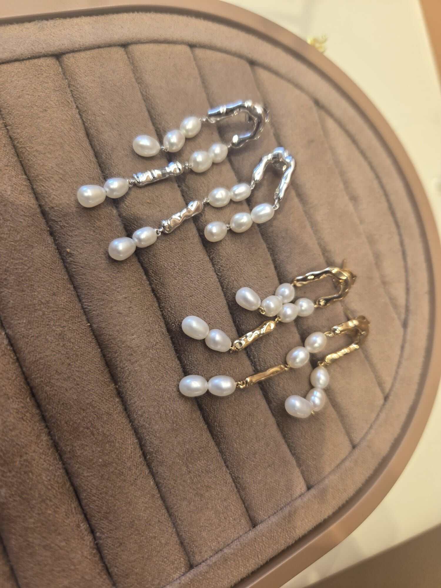 英國代購 (獨立訂單)--ASTRID & MIYU Molten Pearl Drop Studs