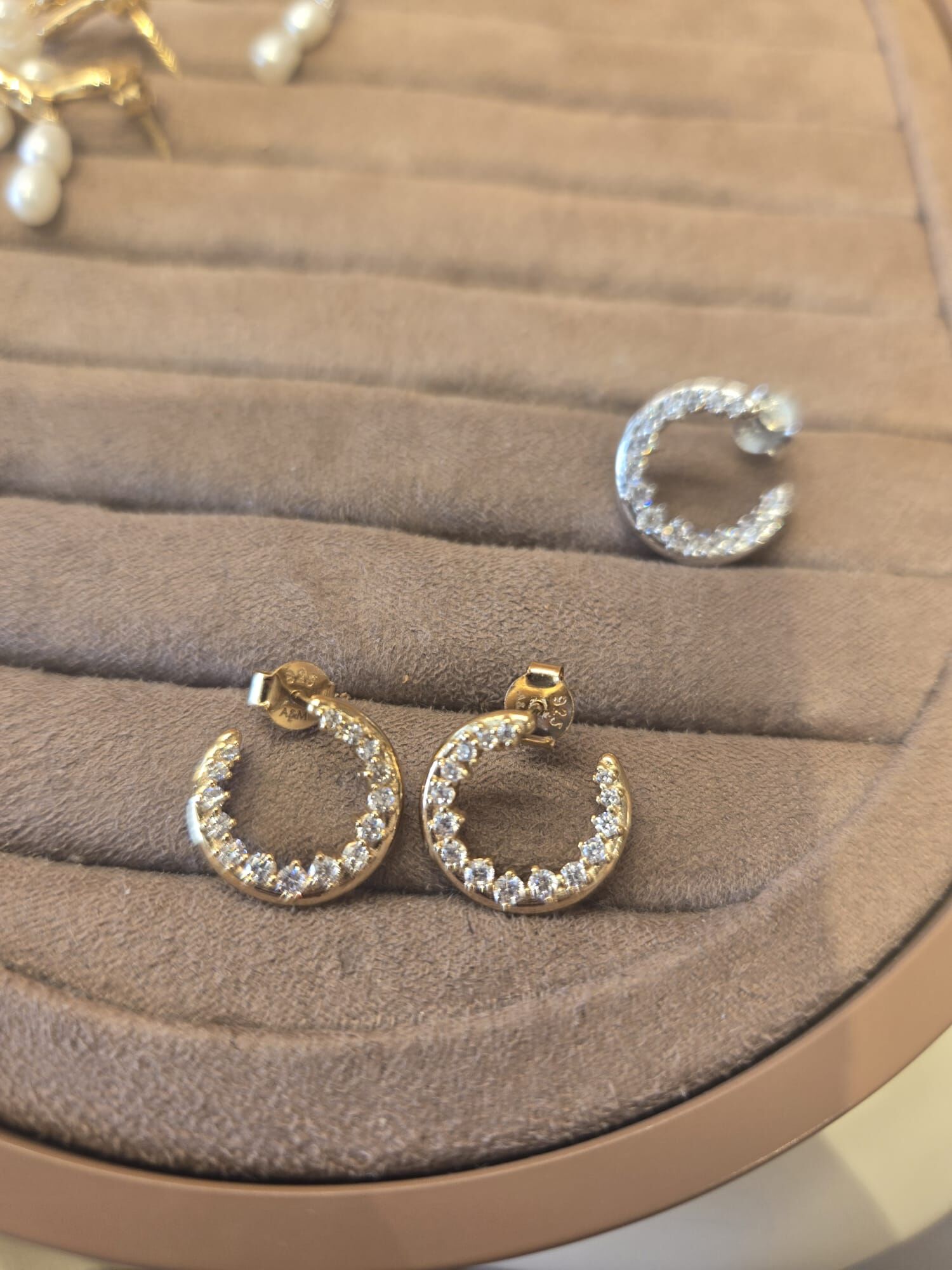 英國代購 (獨立訂單)--ASTRID & MIYU Orbit Pavé Crystal Hoops