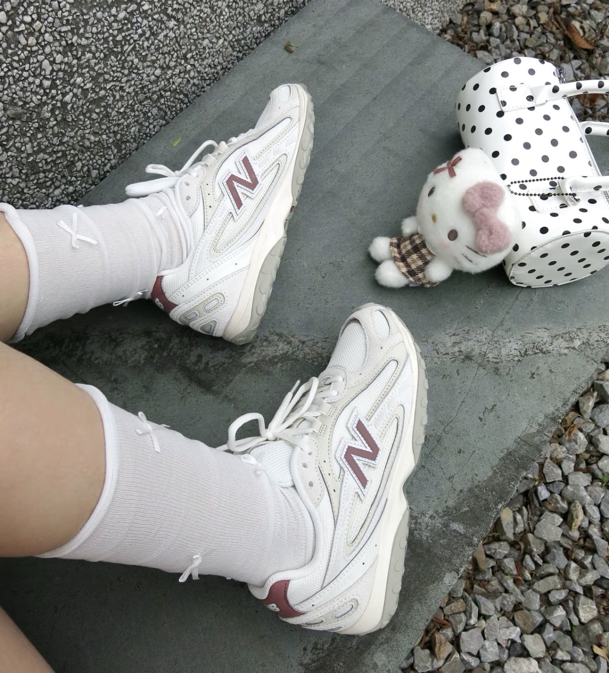 張英瑛同款 NEW BALANCE 204L 白粉
