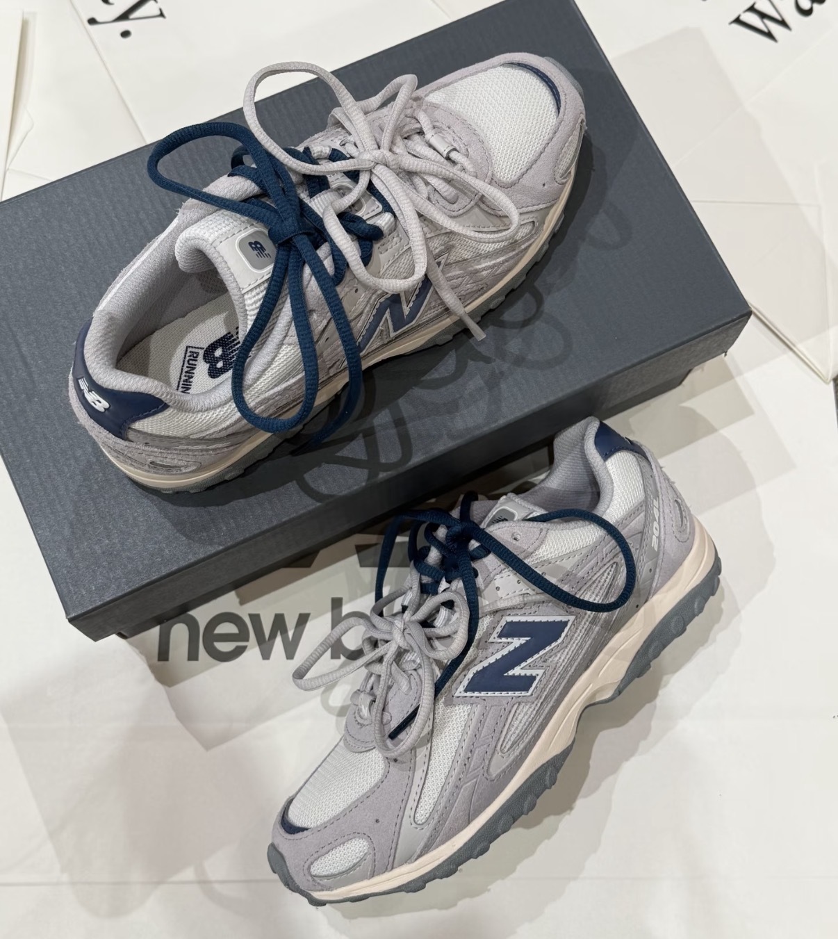 IU同款 NEW BALANCE 204L 白藍