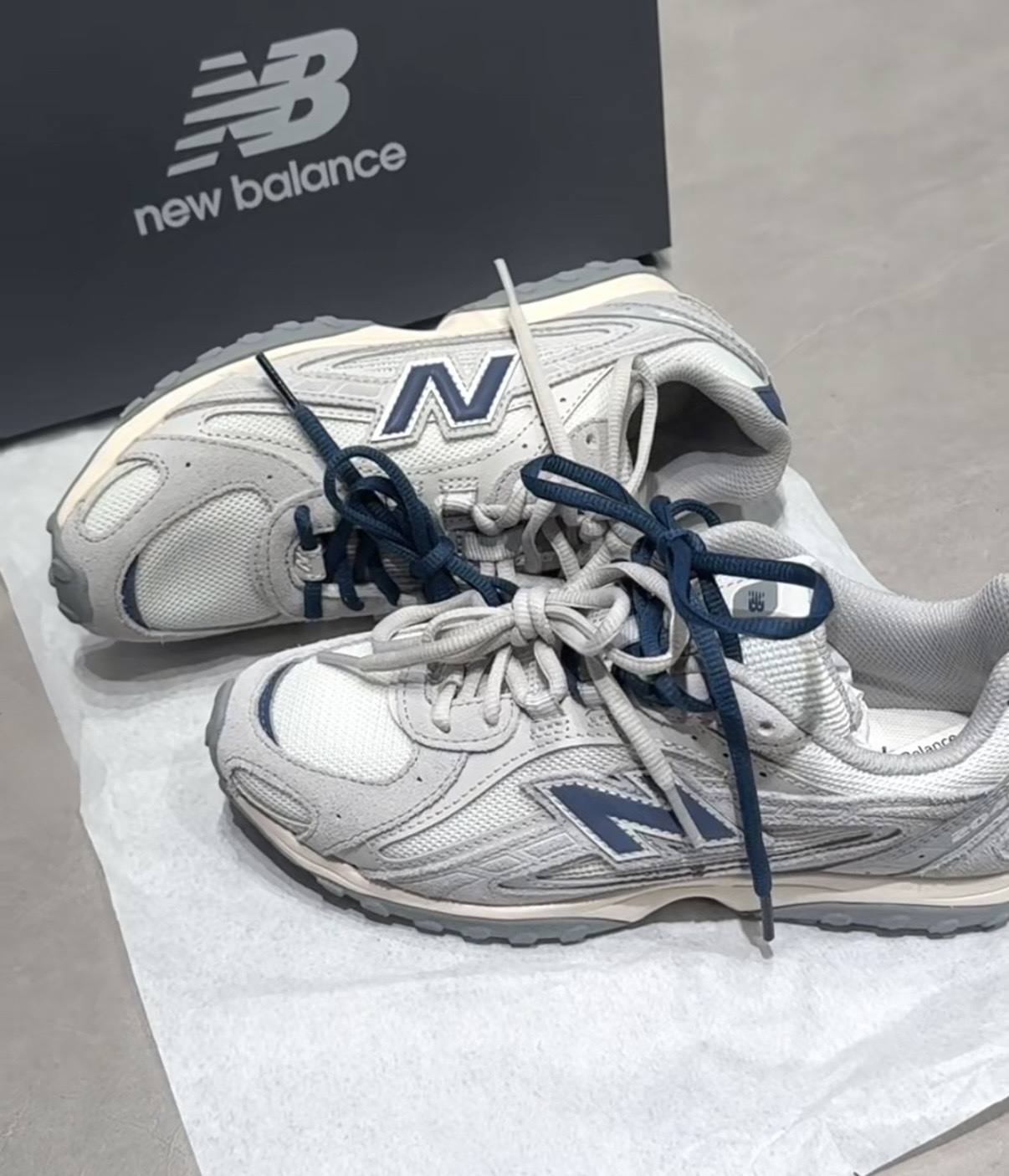 IU同款 NEW BALANCE 204L 白藍