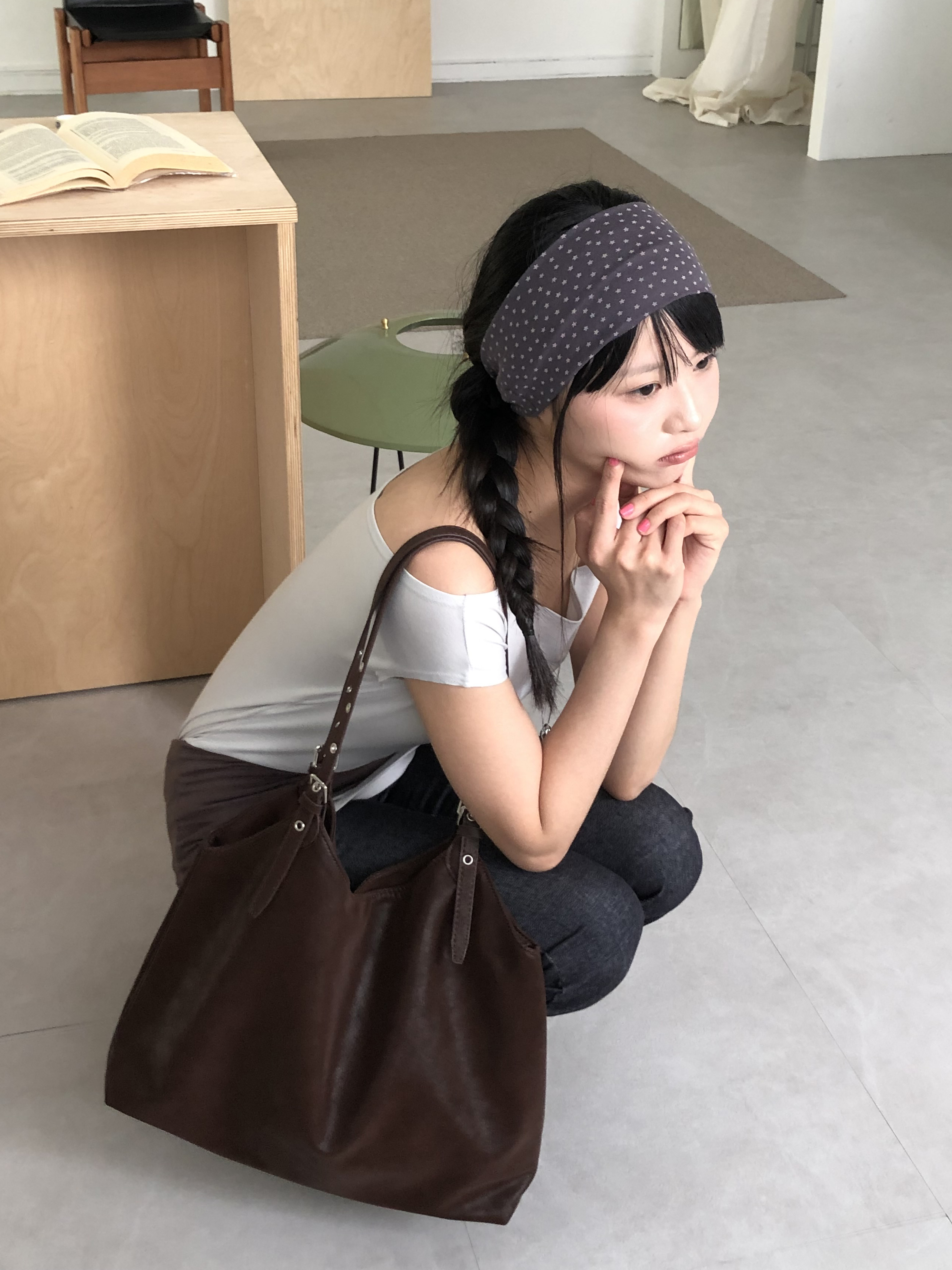 大容量柔感皮革肩背包