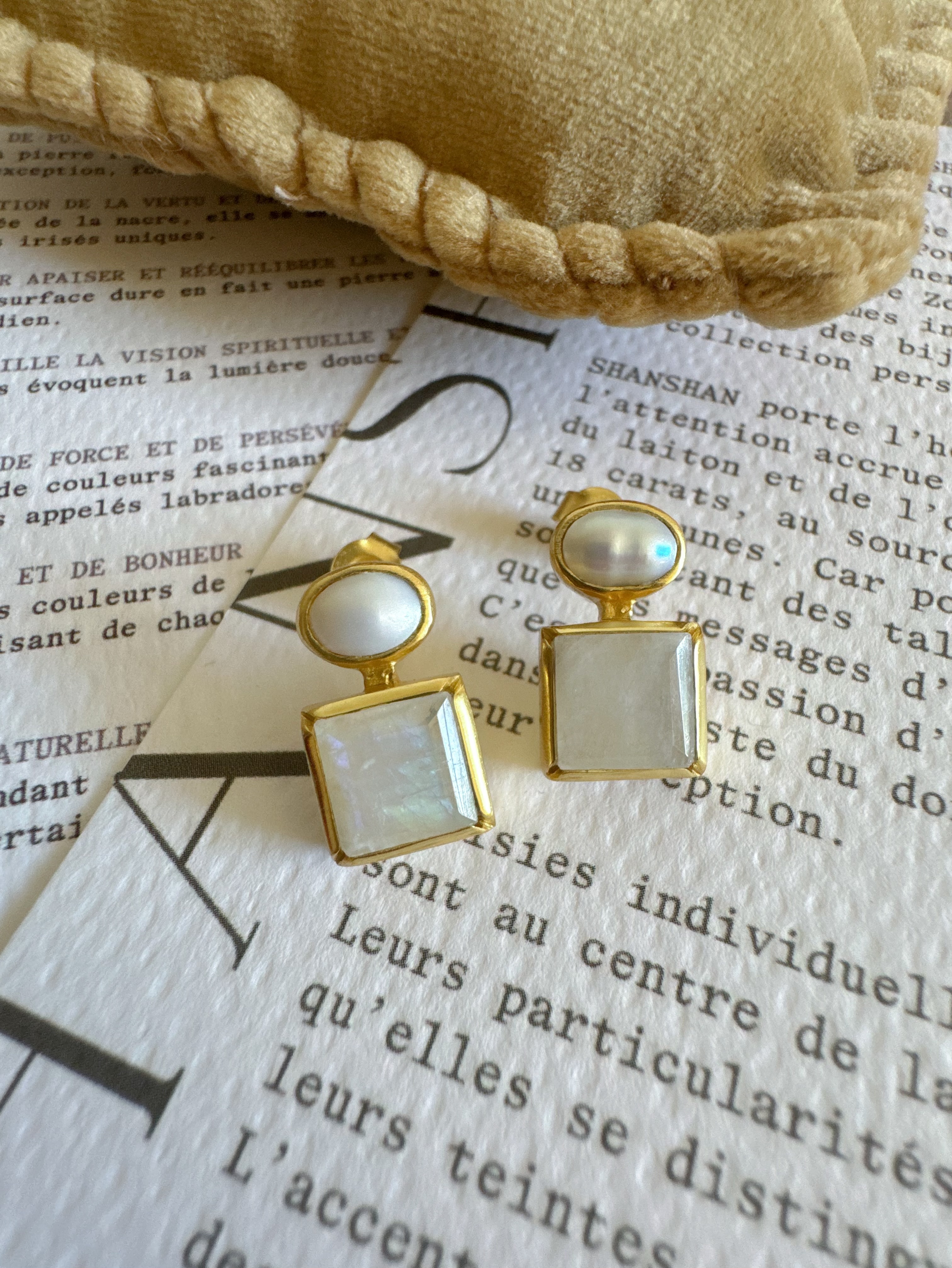 Shan Shan Earrings Salhia  - Pearl & Moonstone