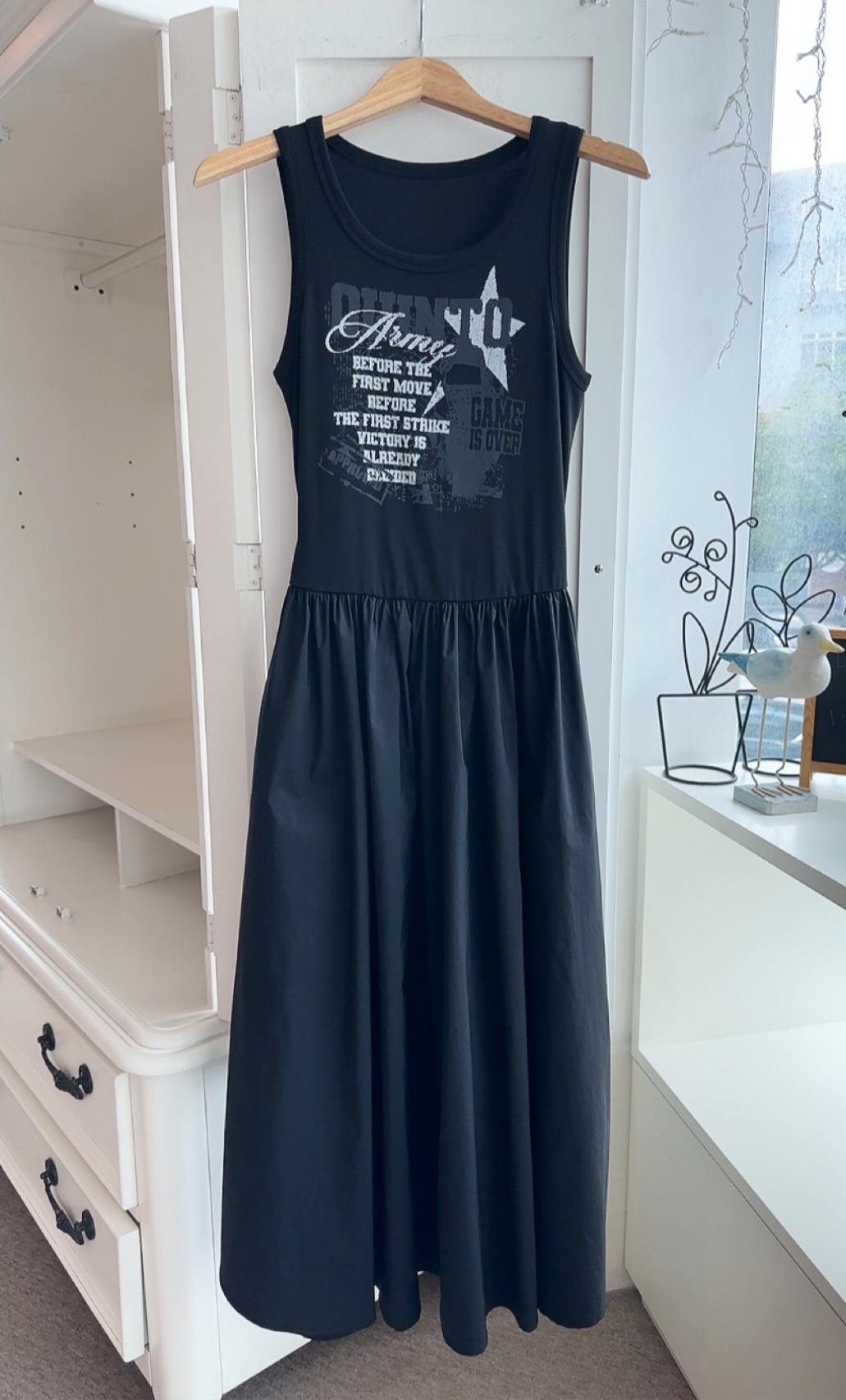 SLEEVELESS PRINTED SINGLET MIDI DRESS