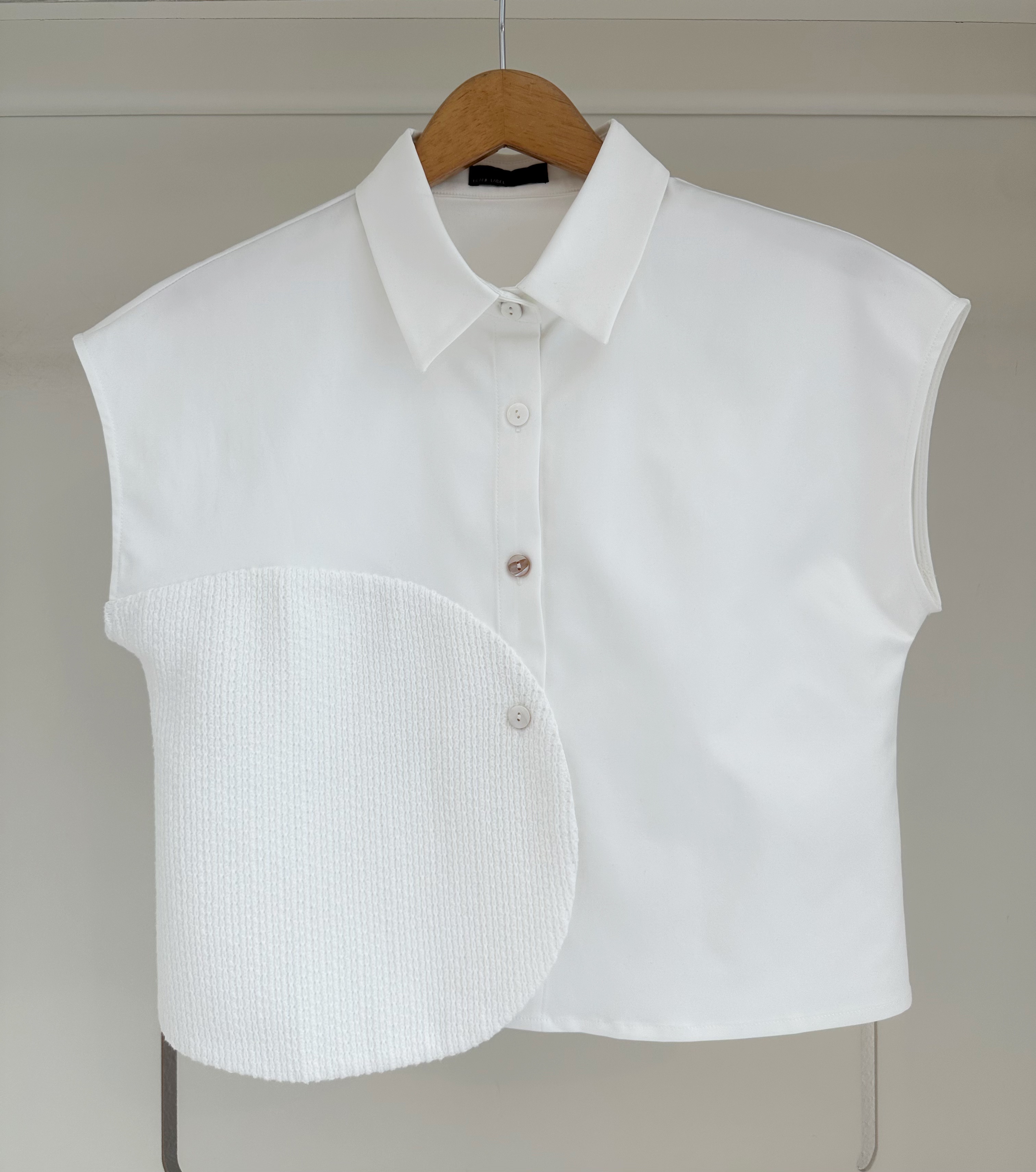 SOLID EMBOSSED FABRIC COLLARED V SLEEVE SHIRT
