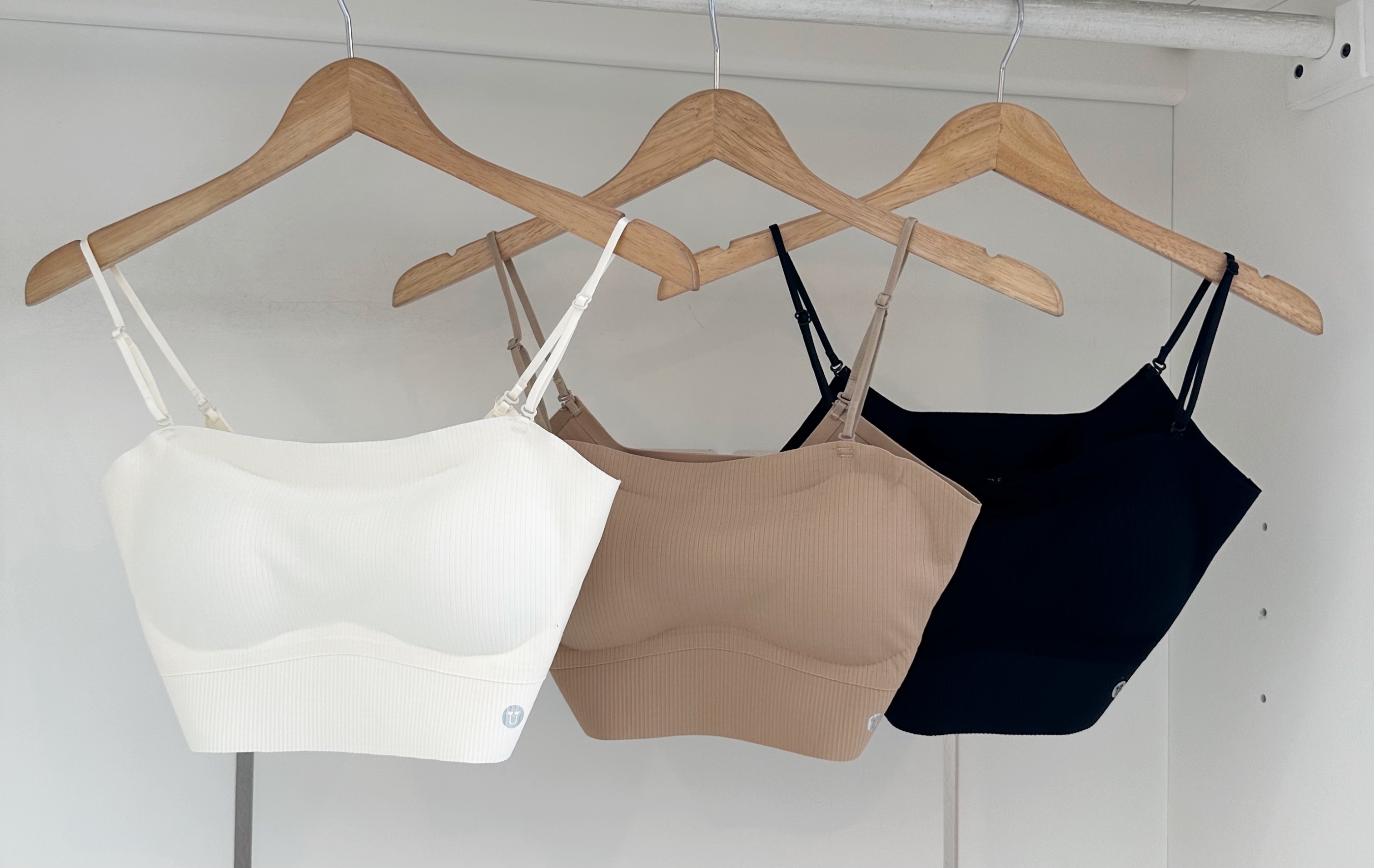 STRAP PADDED CROP TUBE