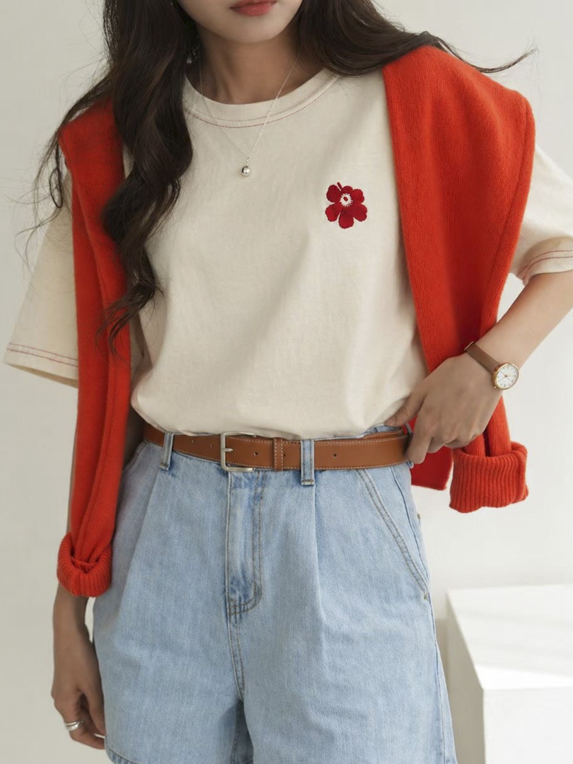 日系寬鬆小花刺繡棉T