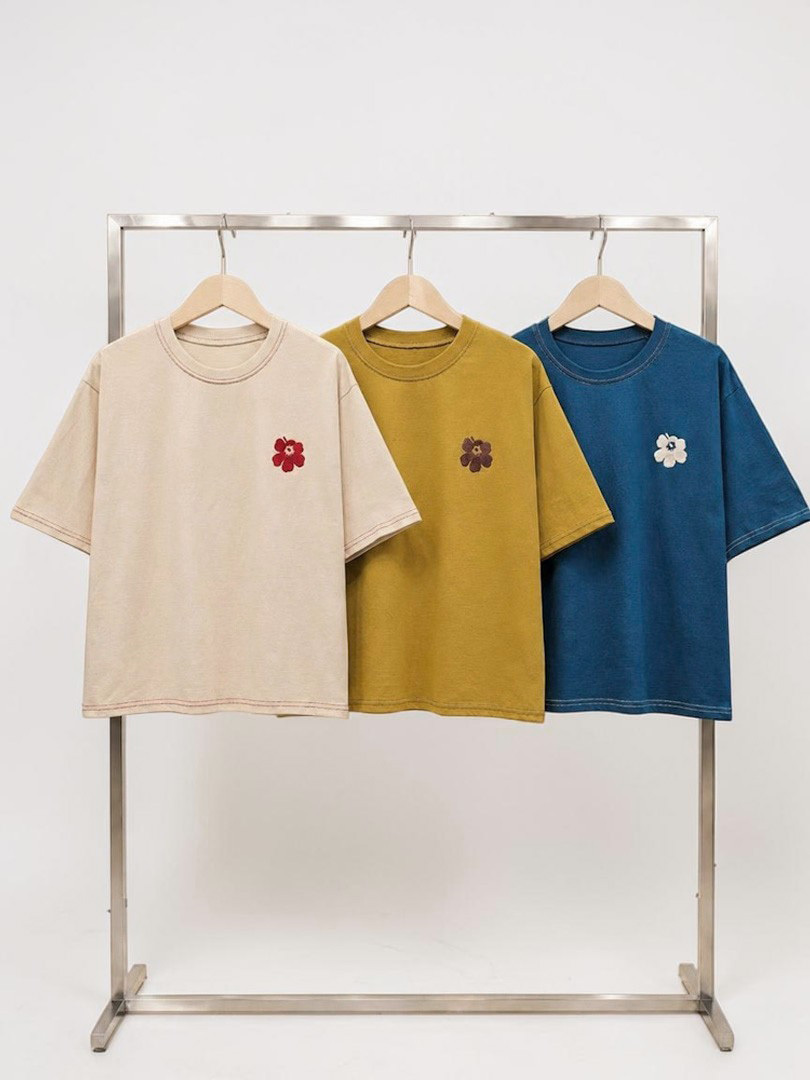 日系寬鬆小花刺繡棉T