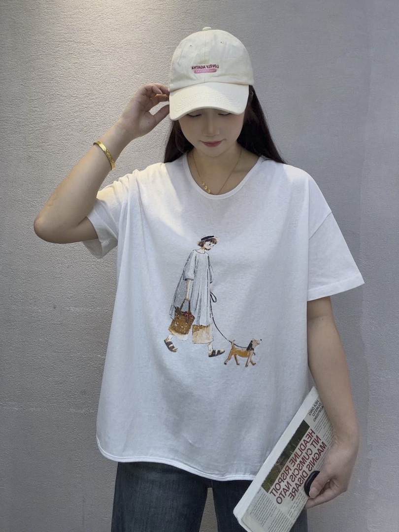 文青插畫女孩遛狗印花系列★大尺碼 涼感雪花棉T