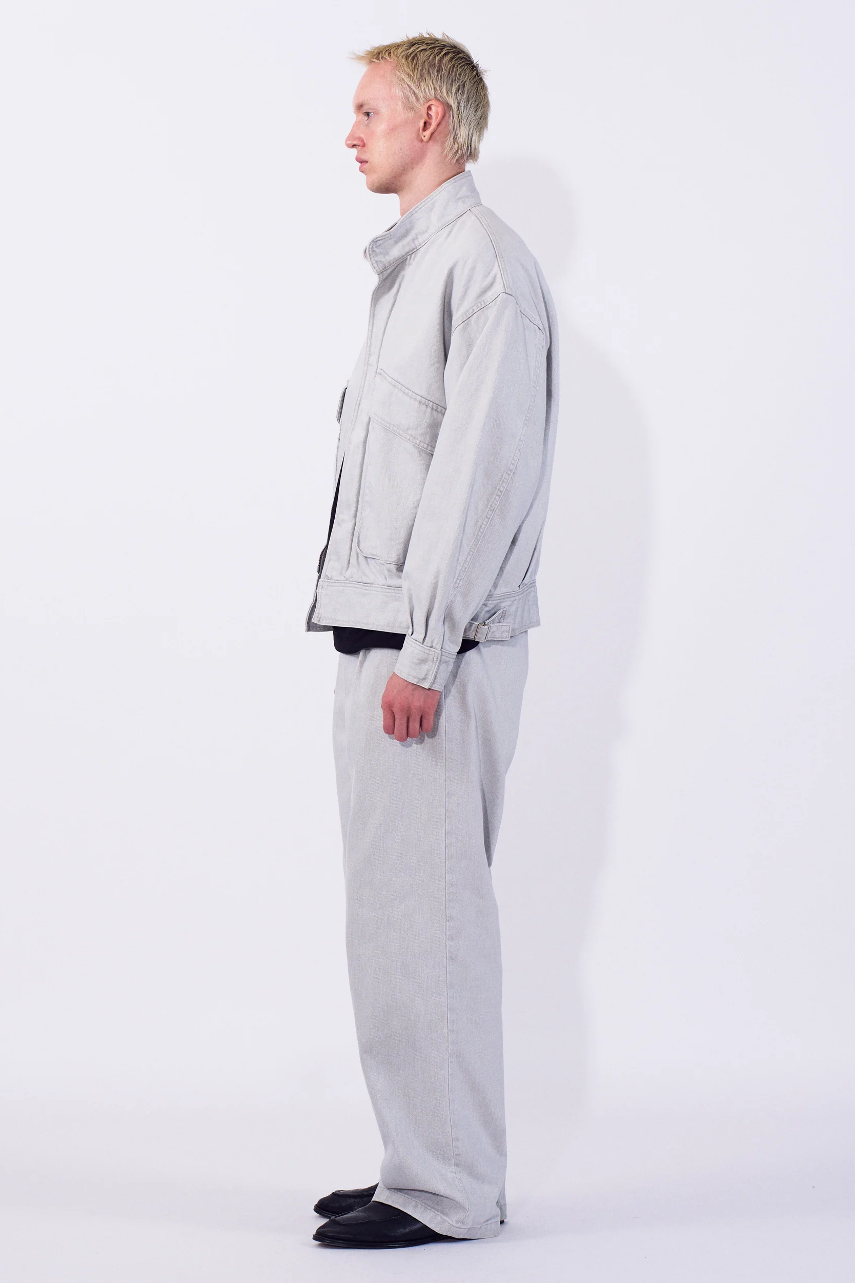 YOKE SUFACE DYED DENIM 1PLEATED WIDE TAPERED TROUSERS