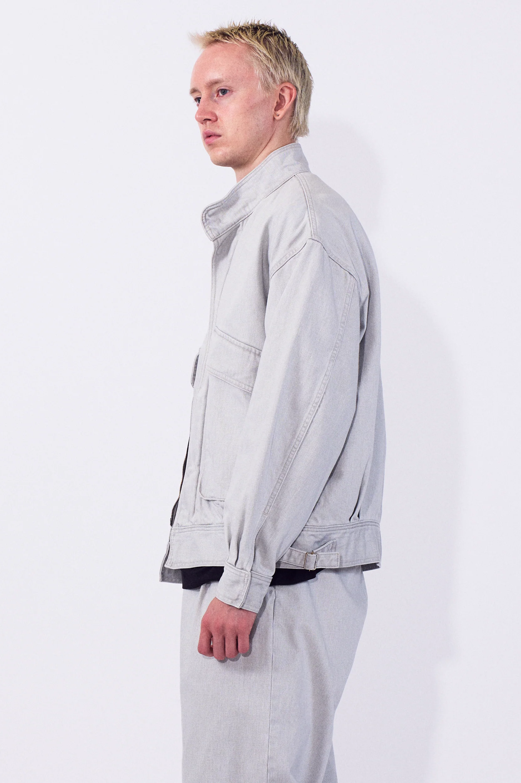 YOKE SUFACE DYED DENIM STAND COLLAR BLOUSON